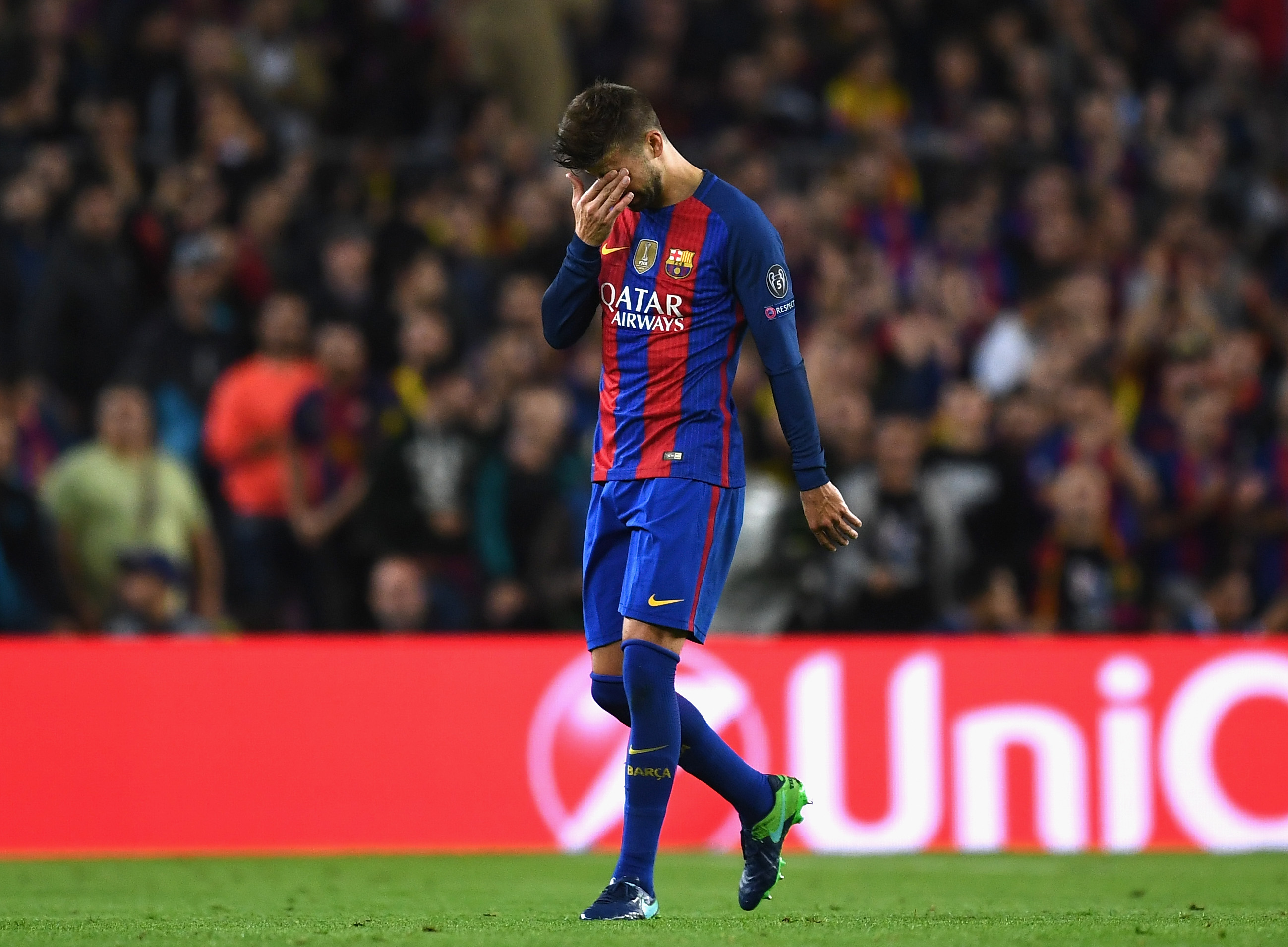 Barcelona v šoku.  Pique doručil zprávu