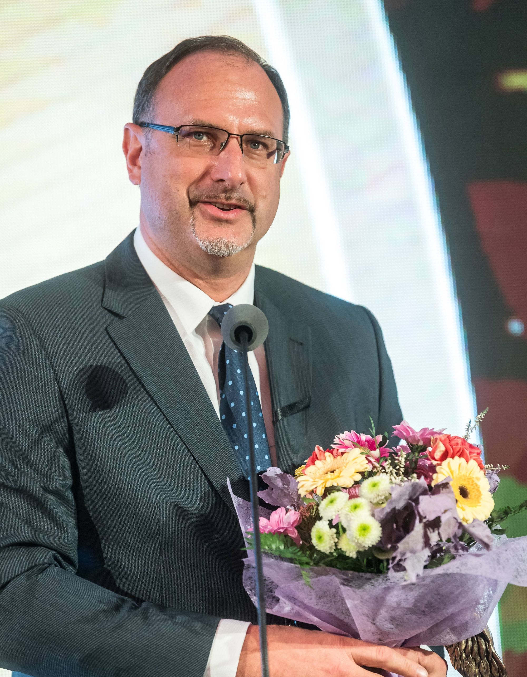 Poznajesz? Ten poseł jest synem legendy polskiego sportu