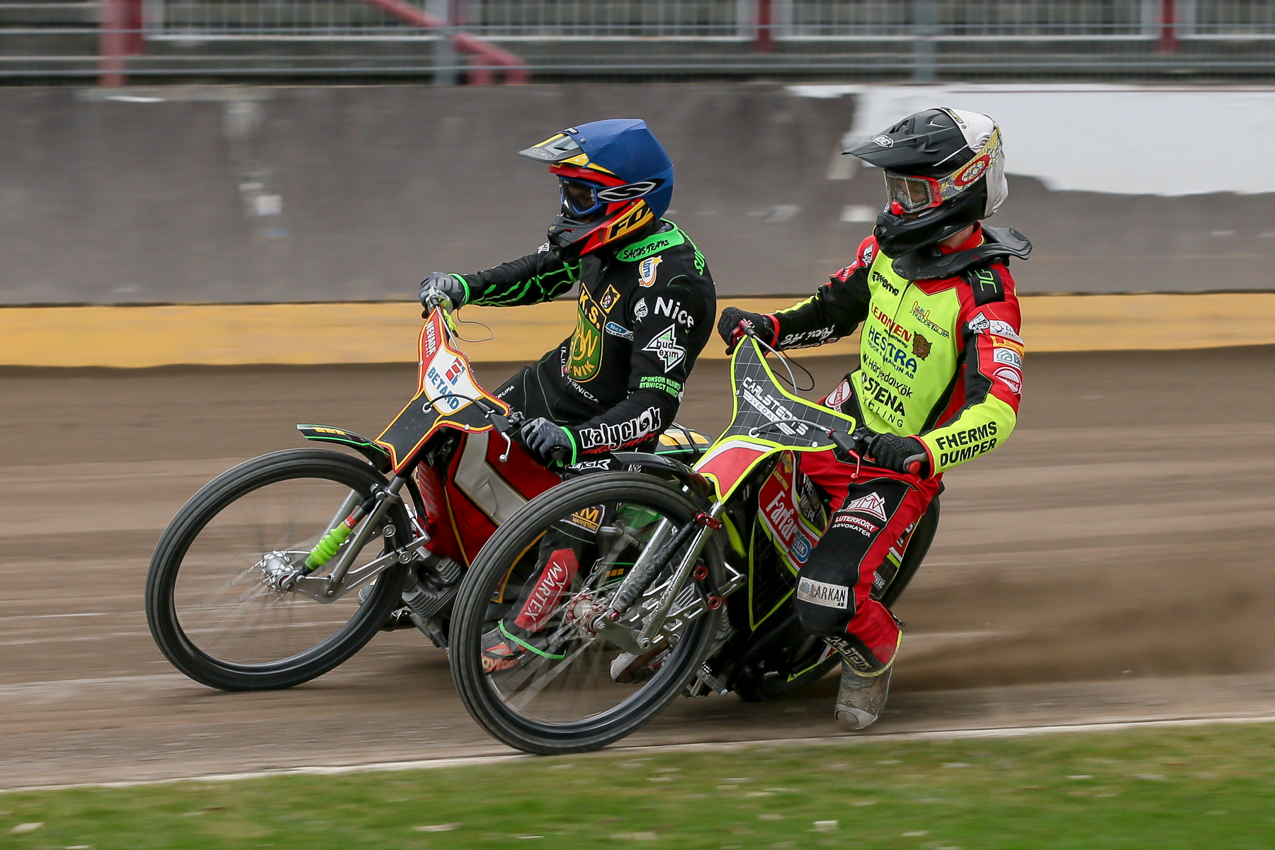 Co za fantastyczne wiadomości! Dwa kluby wracają do rozgrywek ligowych