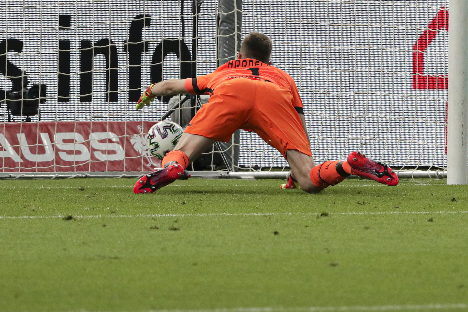 Kosztowny błąd bramkarza dla Bayeru 04 Leverkusen