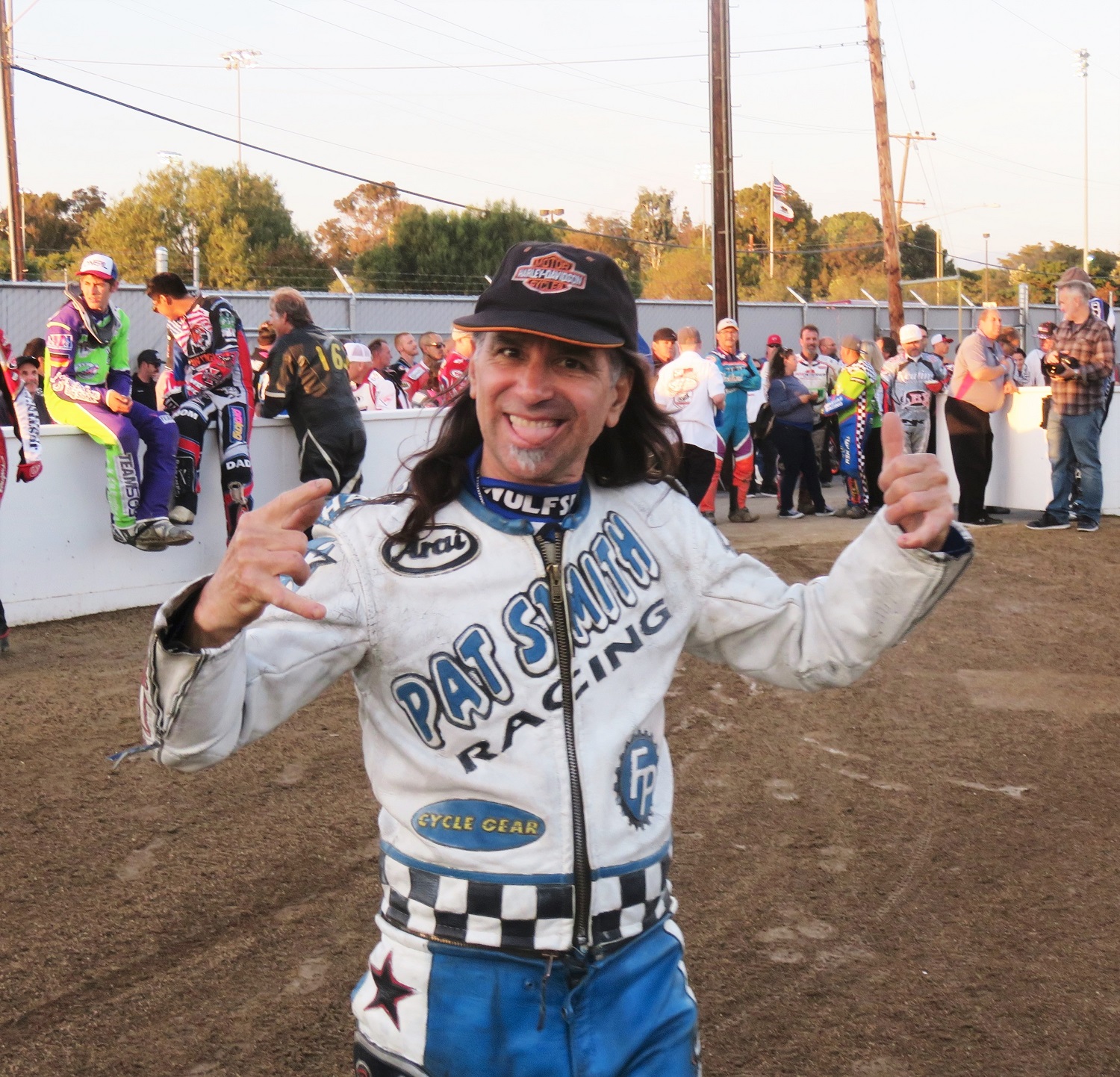 Są po sześćdziesiątce, ale nadal jeżdżą. To najstarsi czynni żużlowcy na świecie