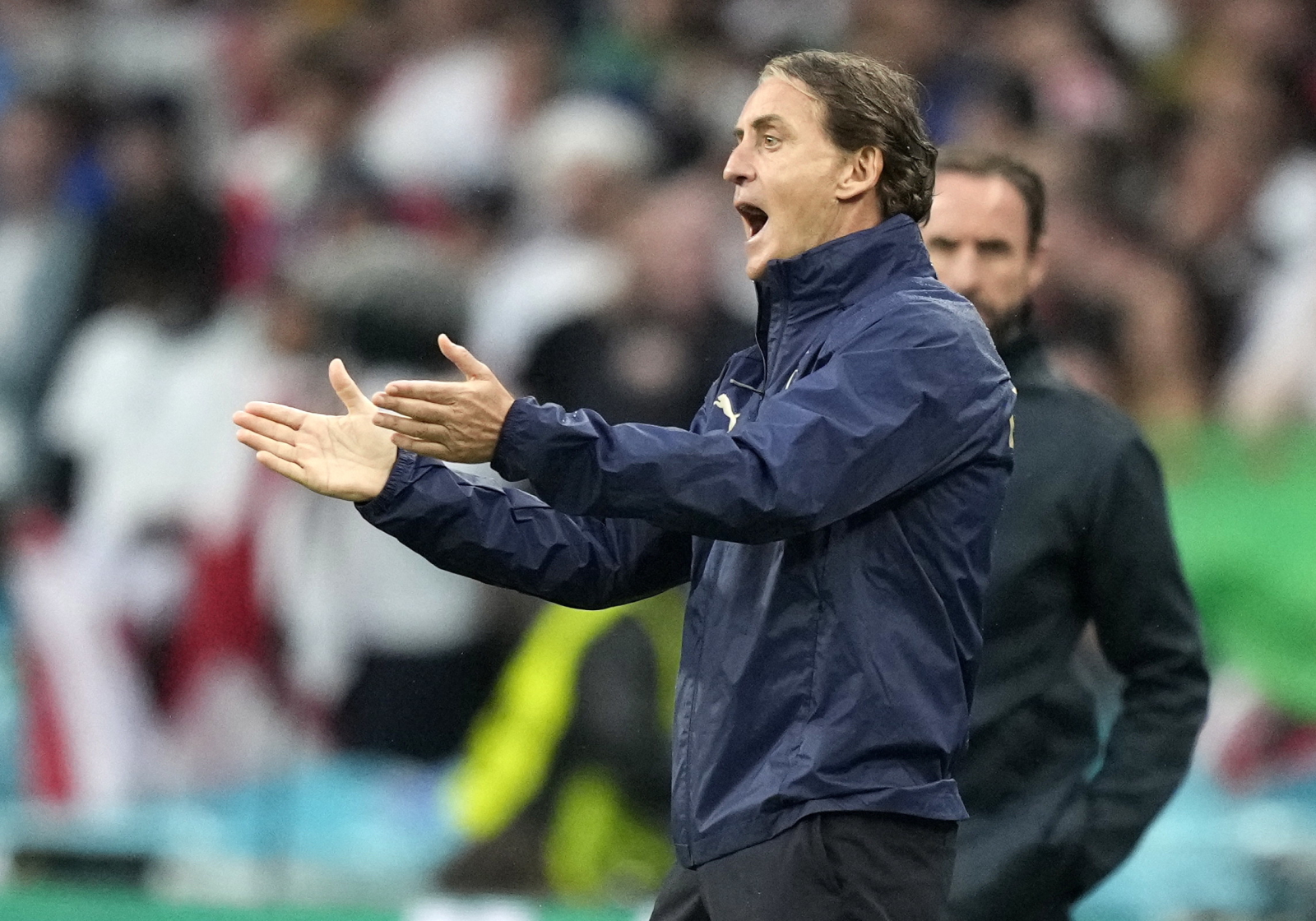 Ogromny bałagan z kibicami. "Wypłynął" kolejny skandal podczas finału Euro 2020 - Vimarsana News