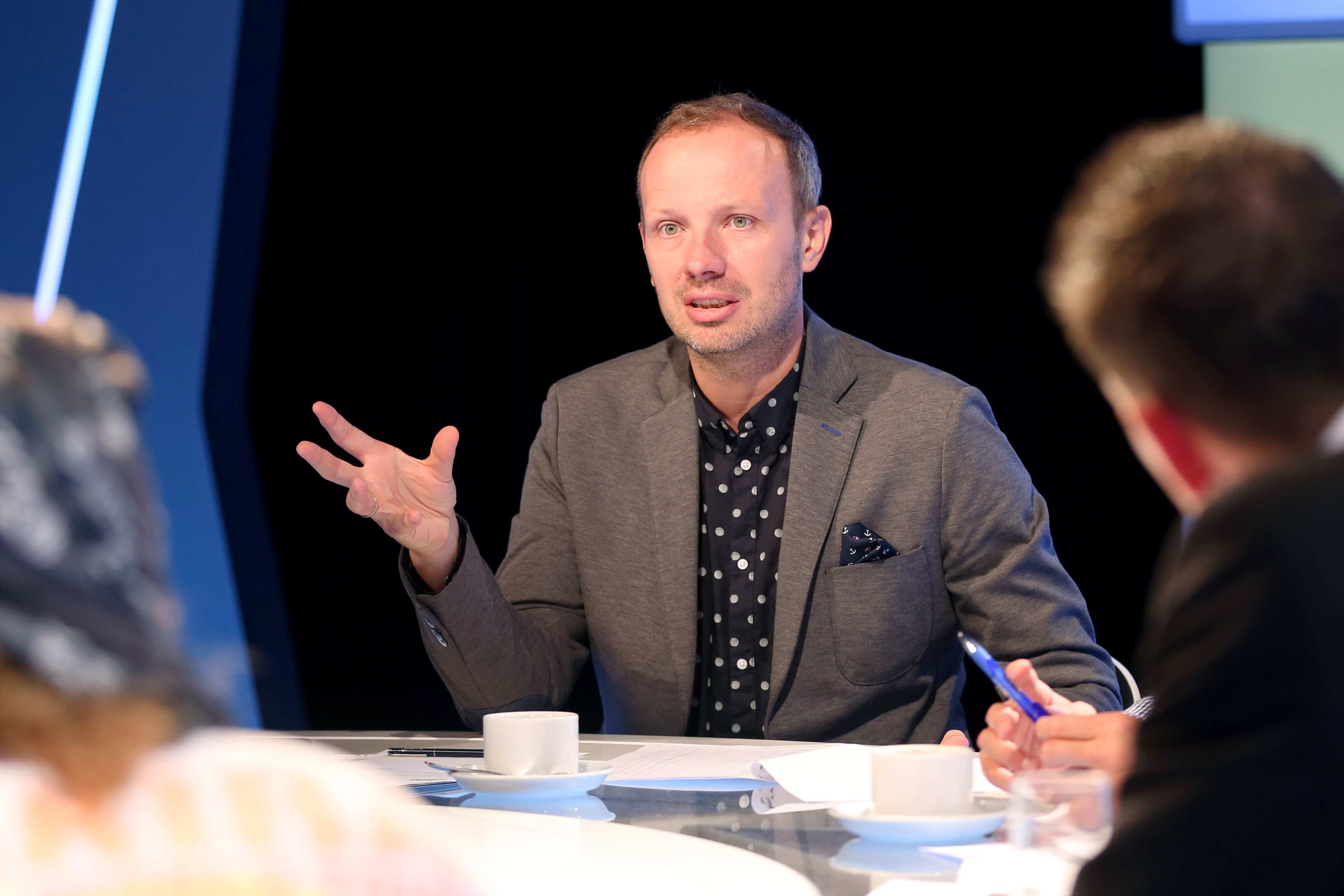 Kibice żużla znają go doskonale. Teraz wraca do pracy w mediach