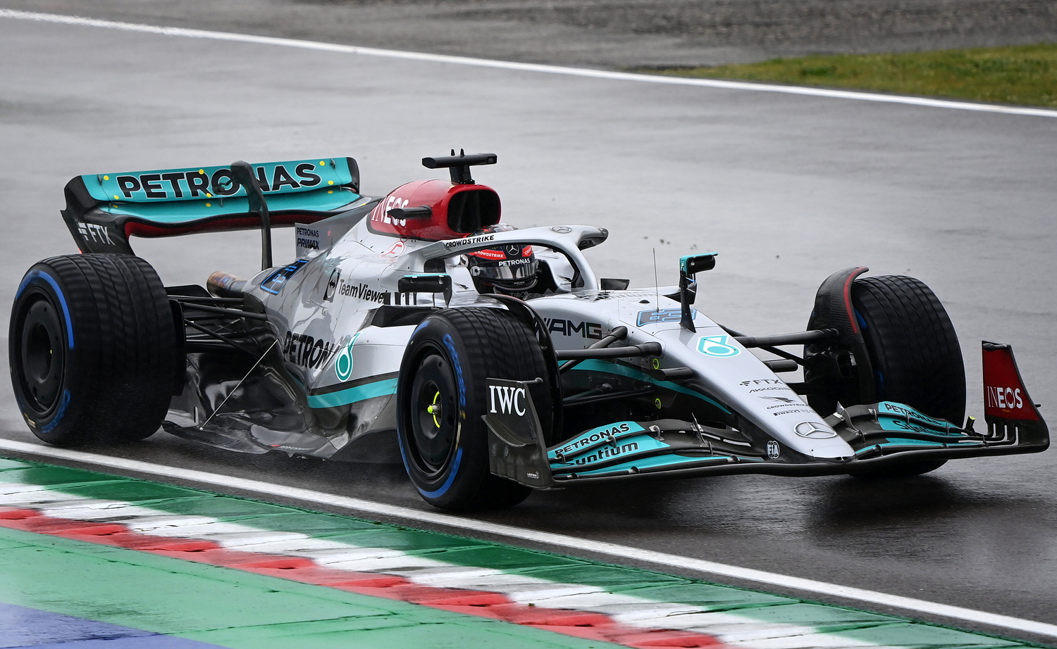 F1.  George Russell má kvůli vozu Mercedes zdravotní problémy