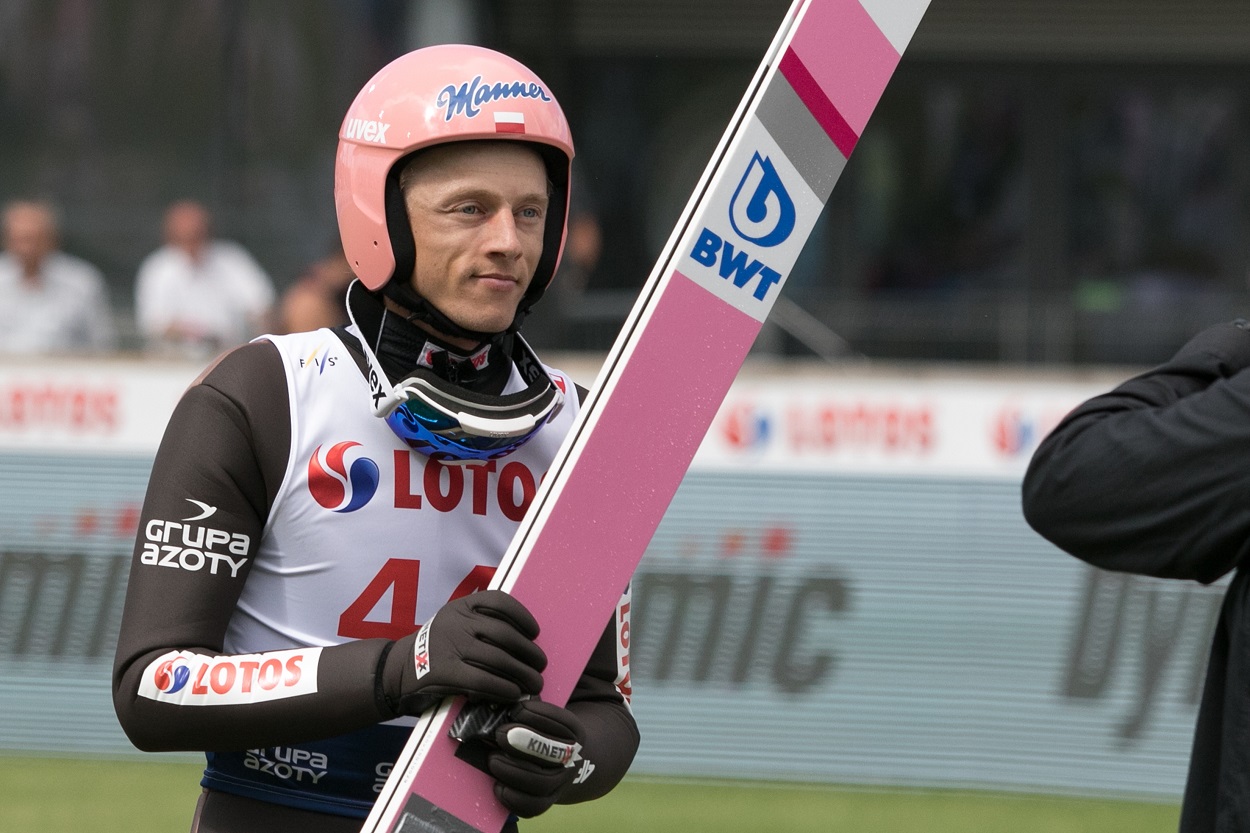 Nie było powtórki z soboty. Dawid Kubacki zaprzepaścił dużą szansę