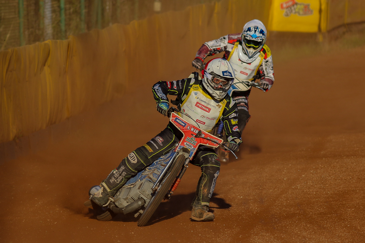 Żużel. Wyrównana walka w Carlos Casares. Teatr dwóch aktorów