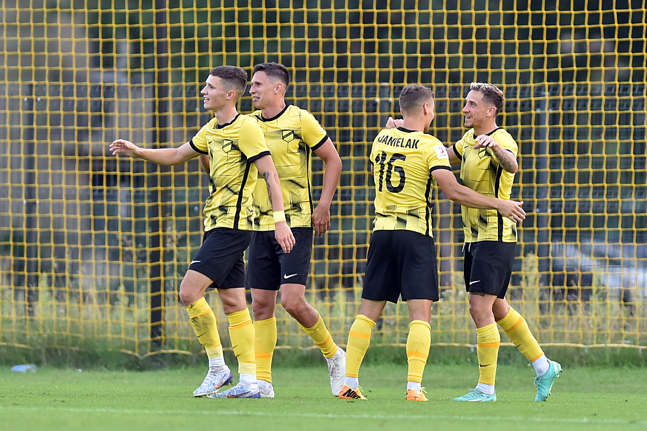 Nie tylko Urban. Kolejny sensacyjny kandydat na trenera Wieczystej!