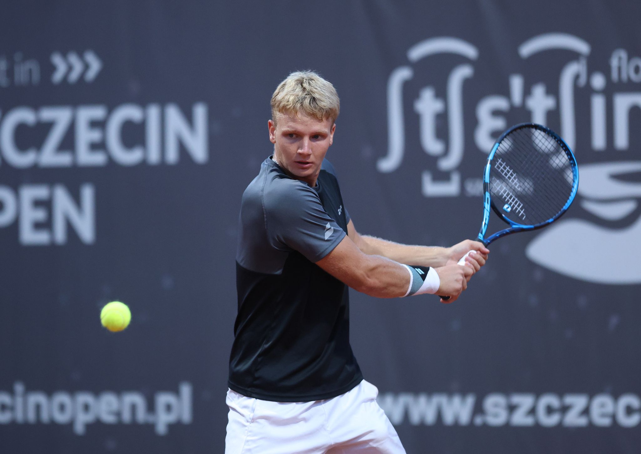 Maks Kaśnikowski kontynuuje występy w Indiach. Jest o krok od głównej drabinki