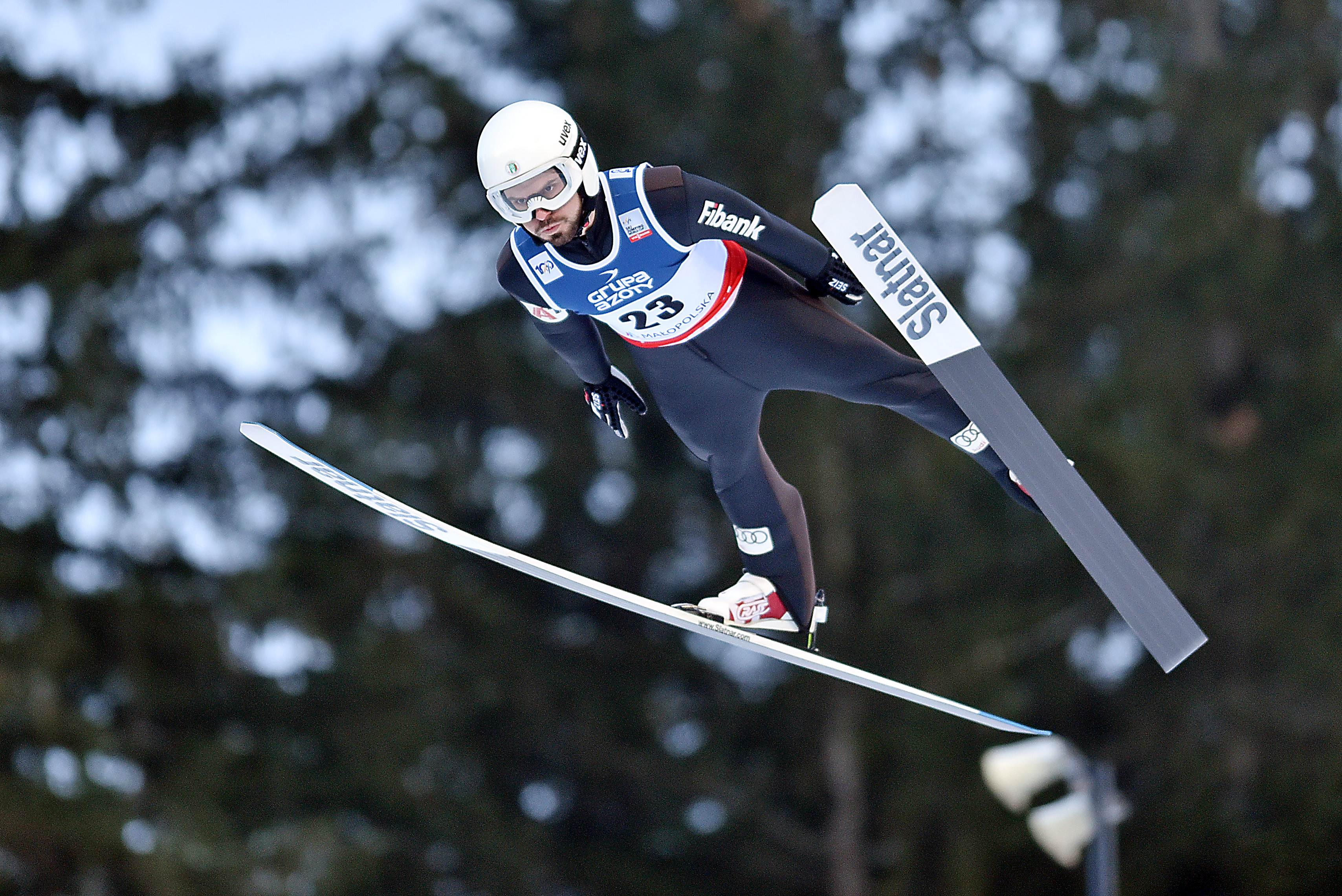 Prowadzi go polski trener. Dramat sensacji sezonu