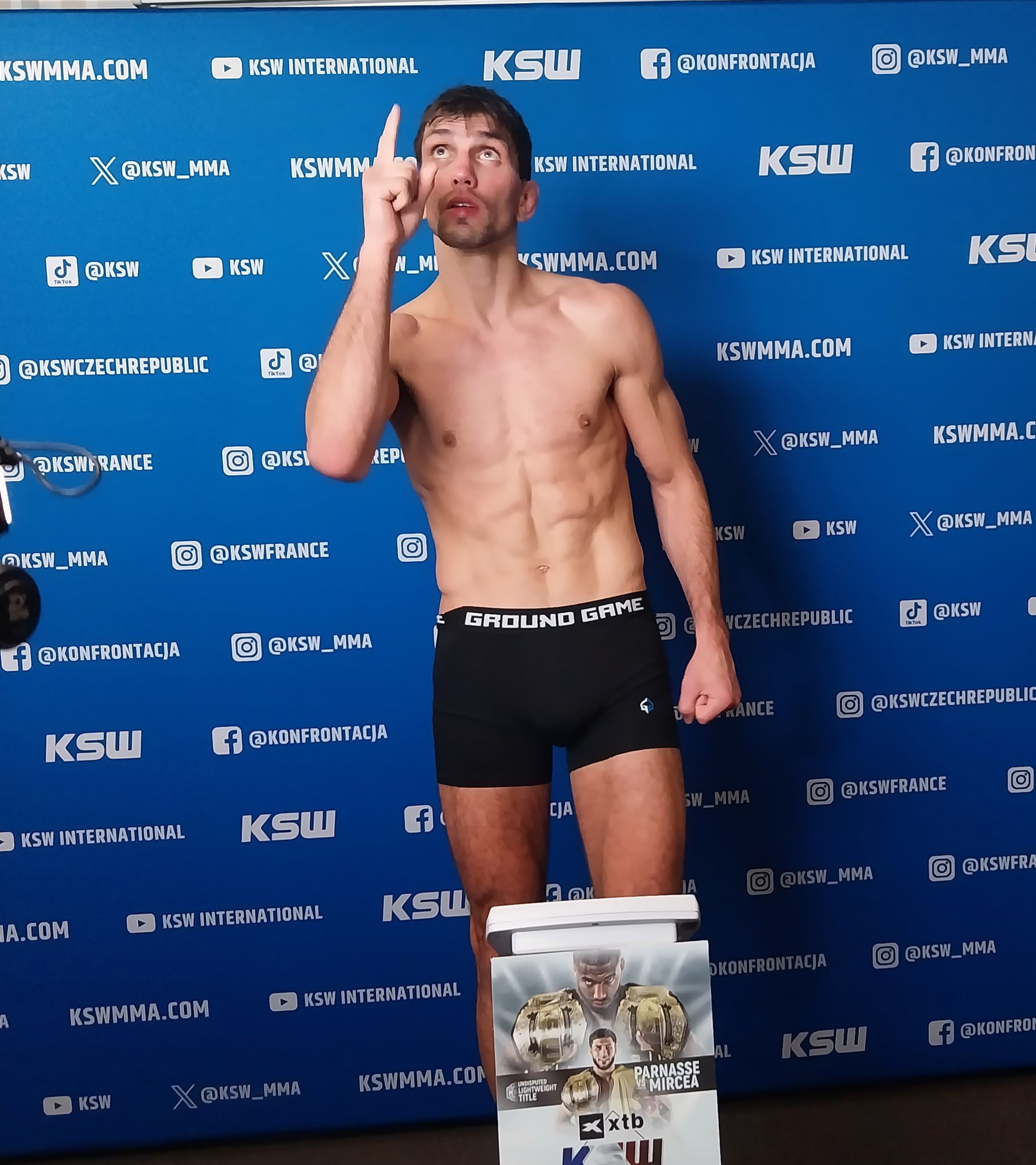 Zmiana w walce wieczoru na KSW. Wiadomo, kto zawalczy o pas