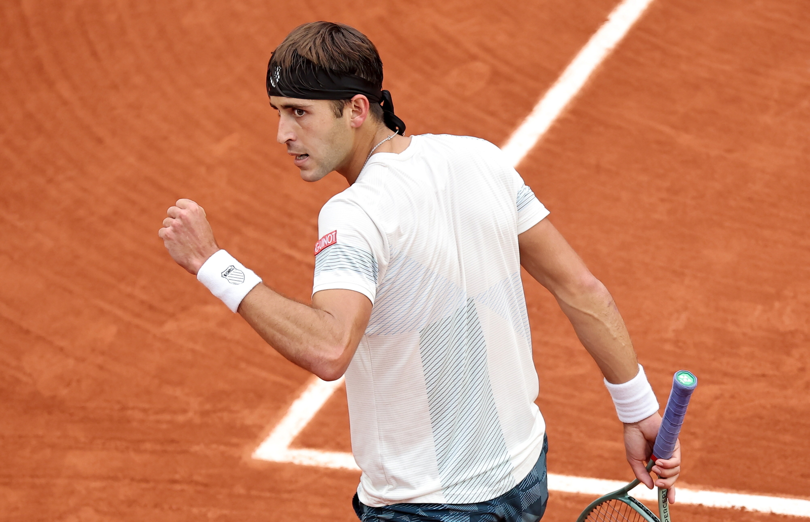 Pewny awans rozstawionego. Porażki młodych debiutantów