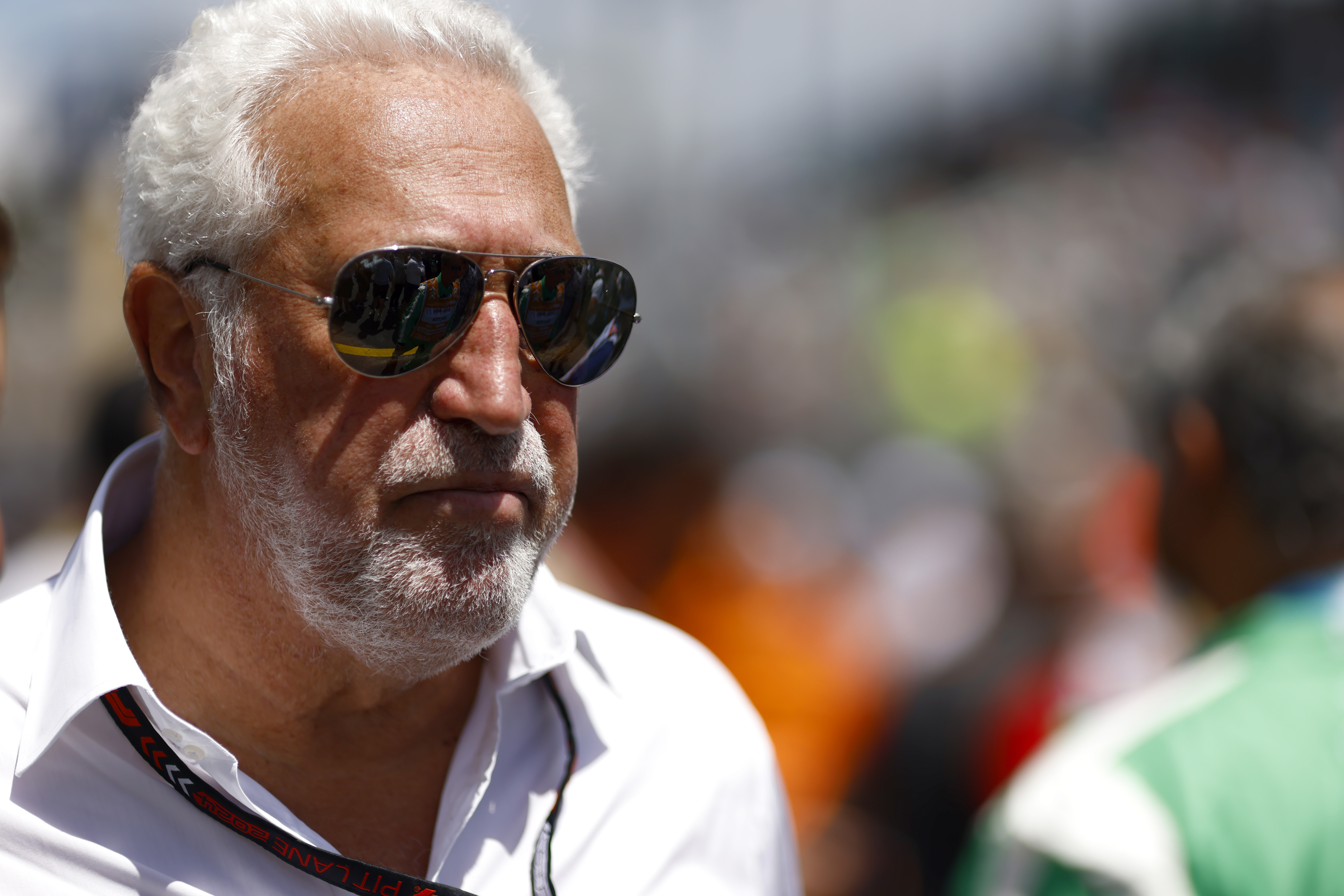 Plotki o miliarderze nabierają na sile. Biznesmen stanowczo się od nich odciał