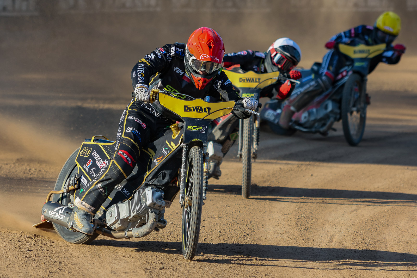 Żużel. Koniec pewnego etapu w ich karierach. Dla nich nowy sezon będzie seniorskim wyzwaniem