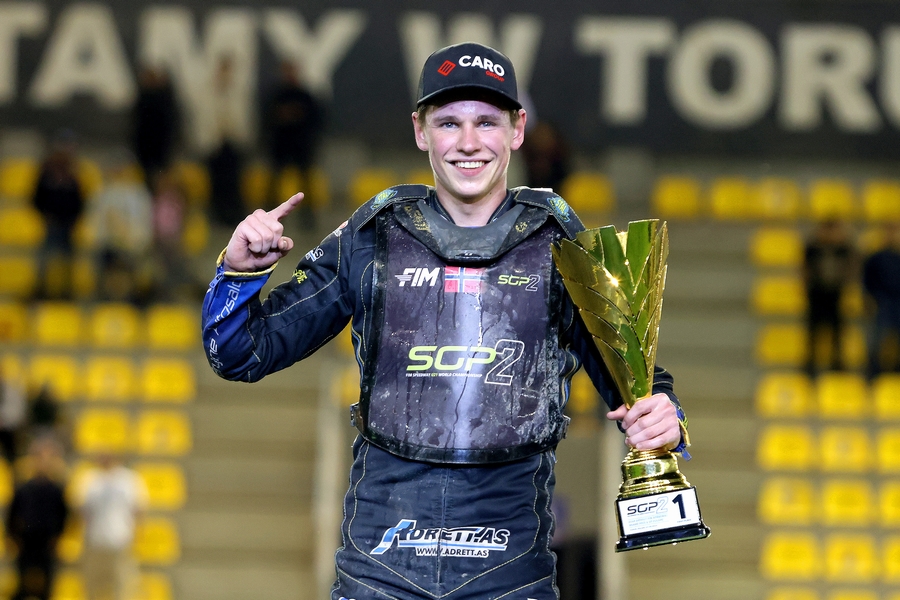 Żużel. Bezbłędny Pollestad wygrywa w Pardubicach. Awans Przyjemskiego!