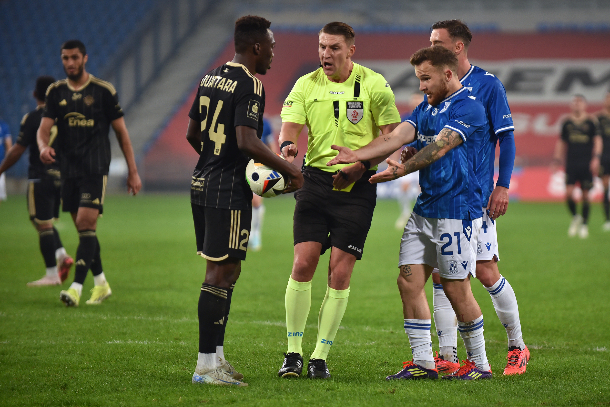 PKO Ekstraklasa: znamy sędziów na 2. kolejkę i hit Jagiellonia Białystok - Widzew Łódź