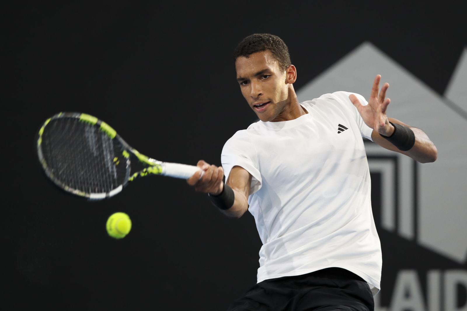 Męczarnie faworytów pod dachem. Trzygodzinny bój gwiazdora