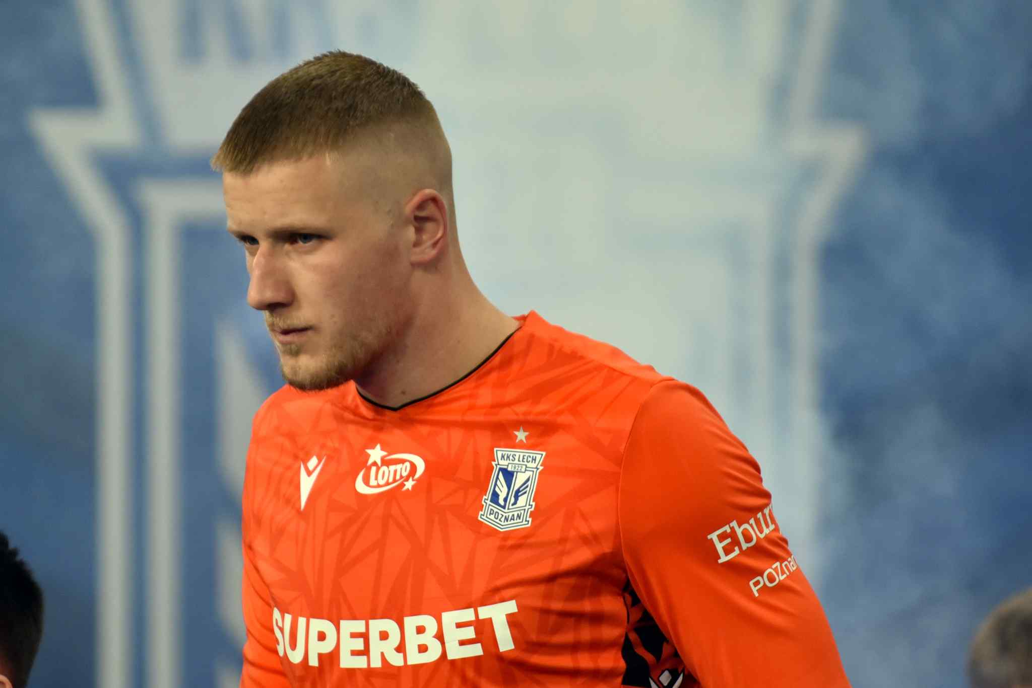 Mrozek kontuzjowany? Lech przekazał oficjalne wieści ws. zdrowia bramkarza