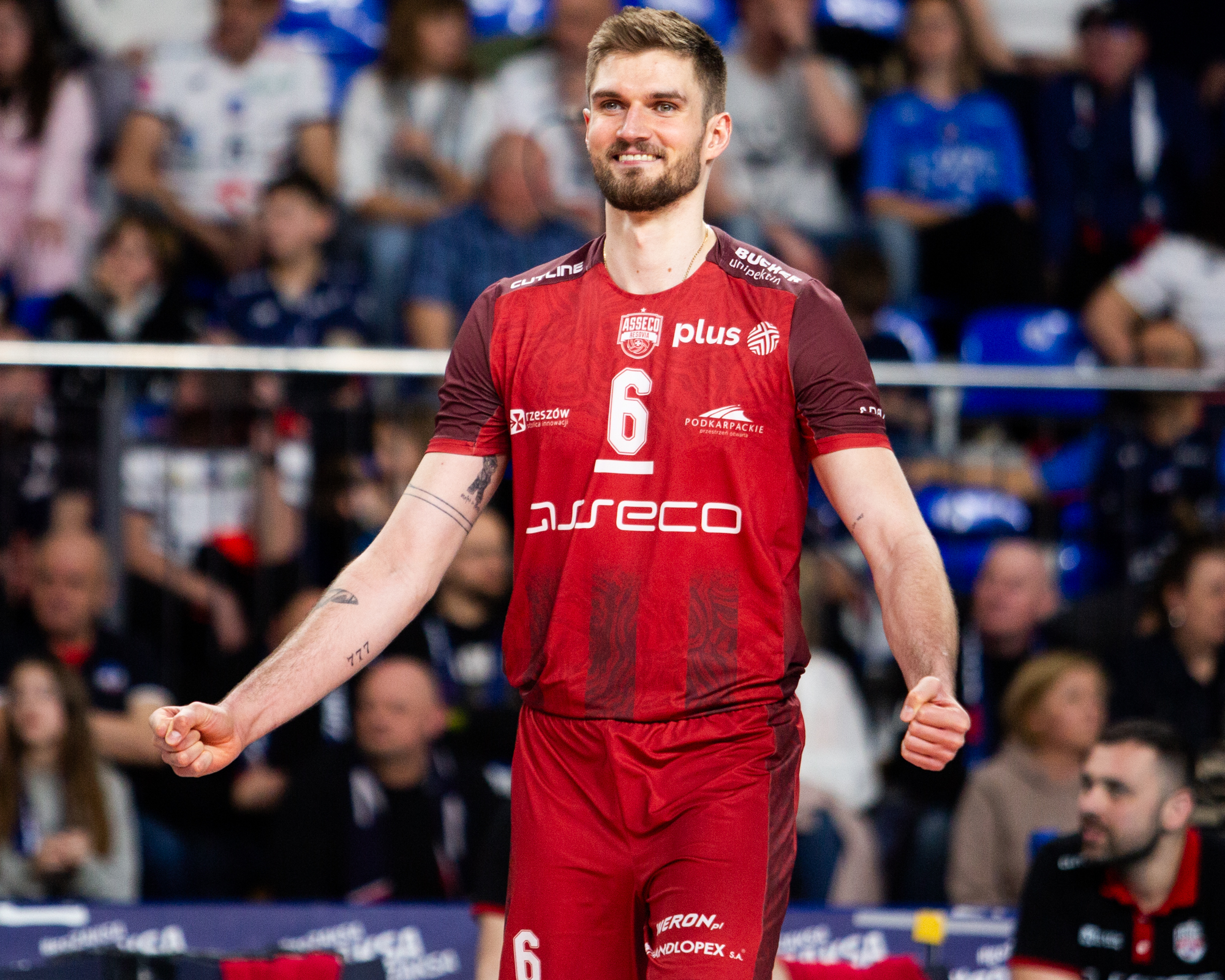 Ktoś podszył się pod siatkarza w aplikacji randkowej. "Widać, iż fejk"