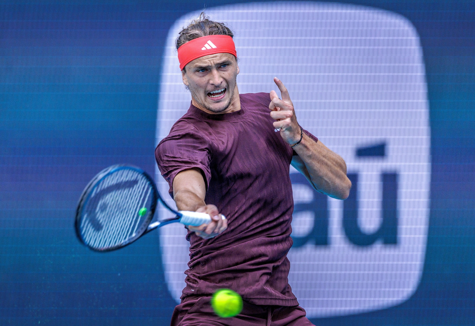 Alexander Zverev znów pokonał "ulubionego" rywala. Porażki wielkoszlemowych rewelacji
