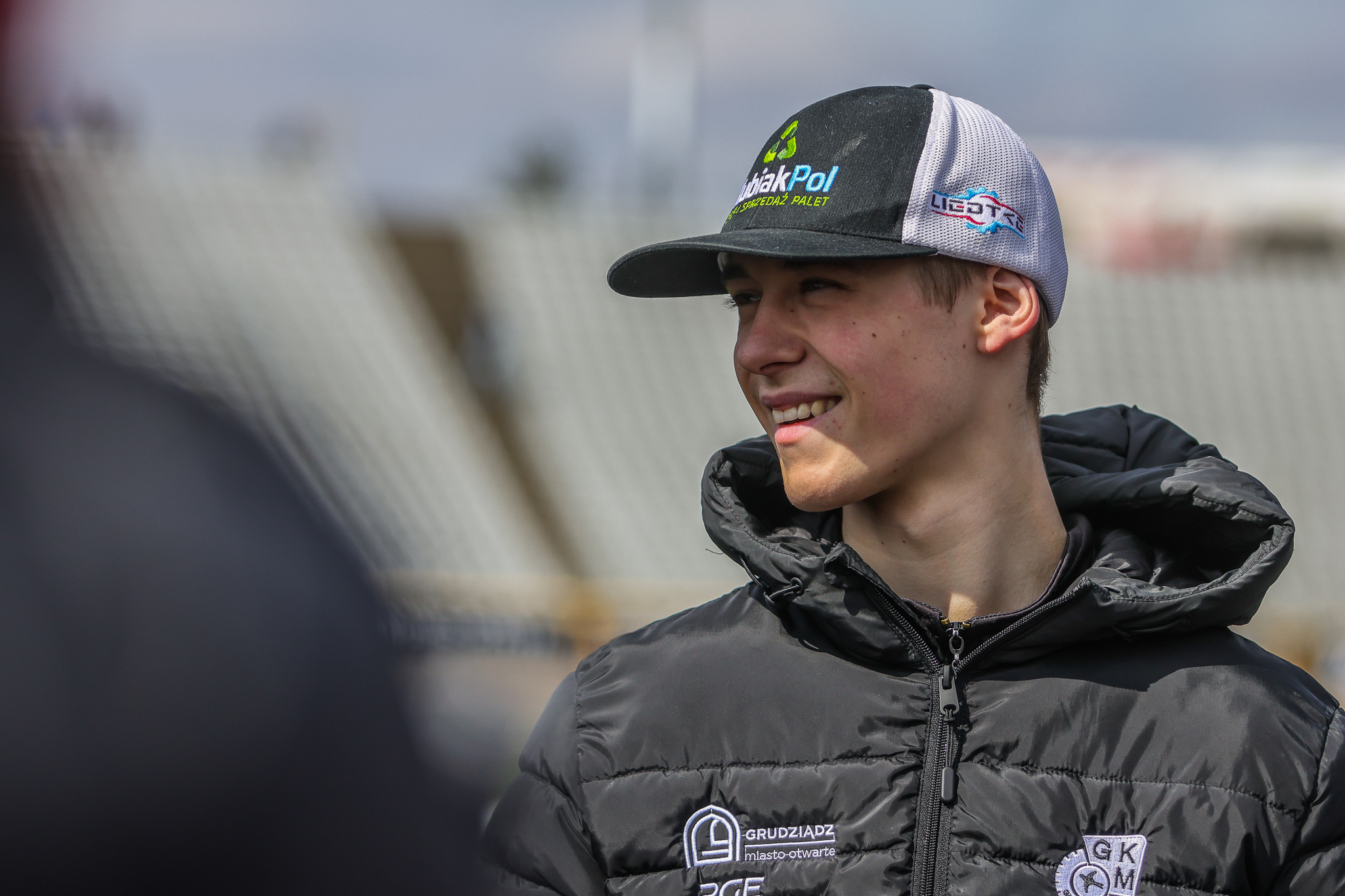 Żużel. Nastolatek zaskakuje na początku sezonu. To jemu zawdzięcza świetne wyniki