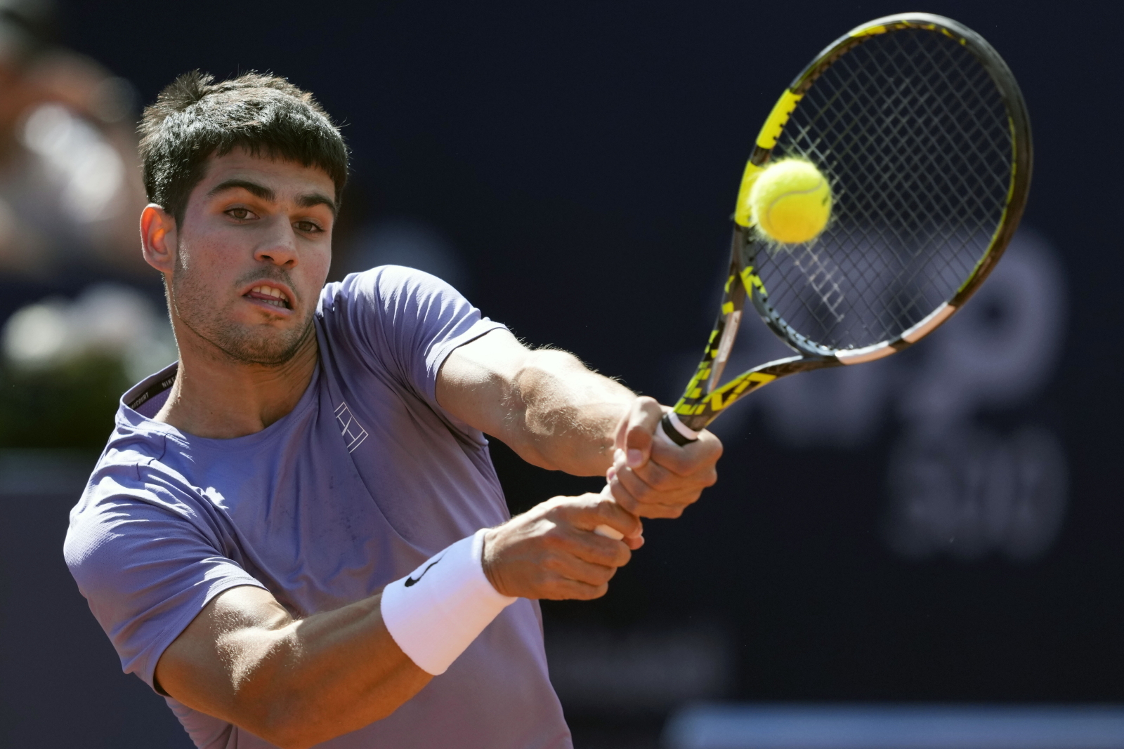 Alcaraz nie zwalnia tempa. Kontuzja przekreśliła marzenia Tsitsipasa