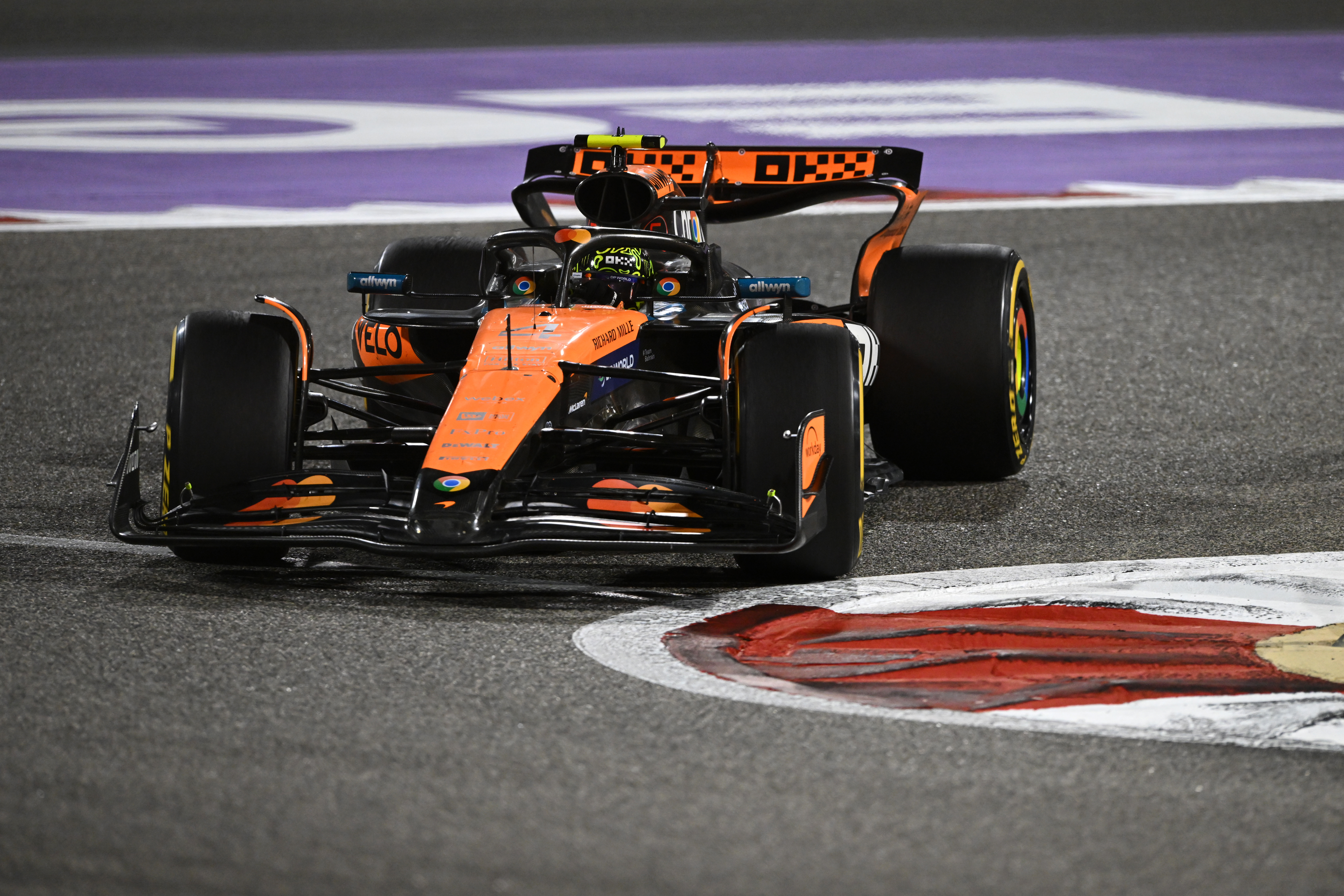 Dominacji w F1 ciąg dalszy. Wypadek kierowcy Red Bulla zakończył trening