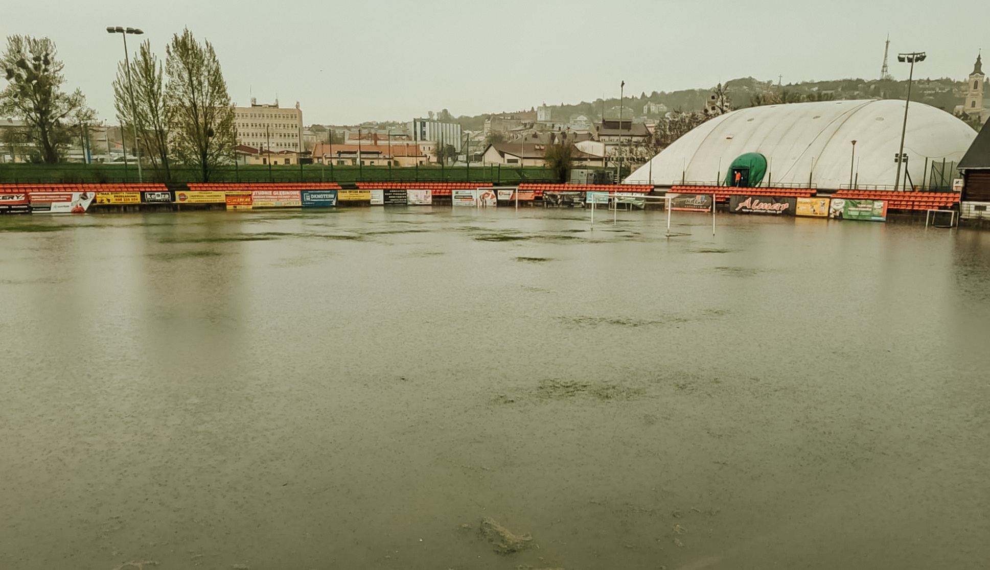 Koszmar polskiego klubu. Boisko pod wodą