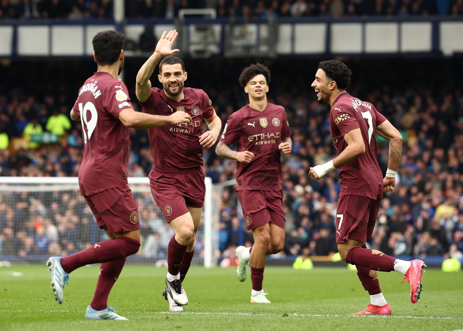 Manchester City przebudził się w kluczowym momencie