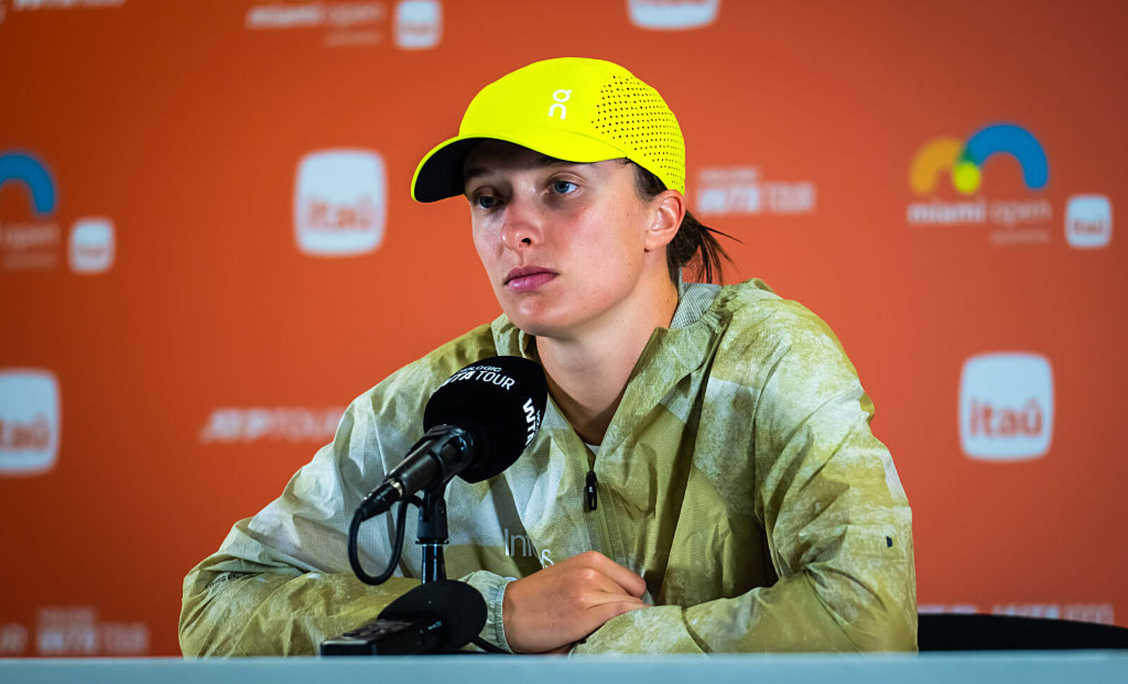 "Dlaczego, na Boga". Dziennikarz zadał pytanie Świątek. Tak zareagowała