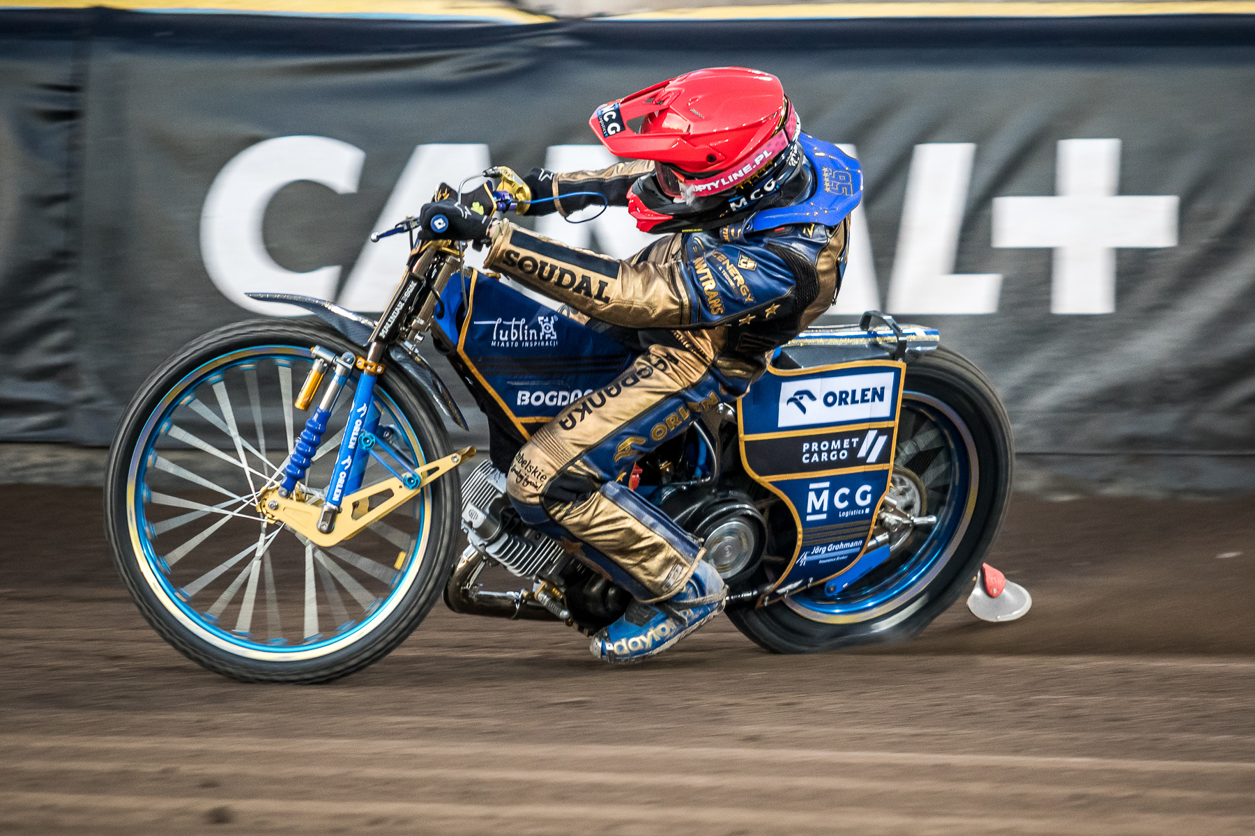 Żużel. Szalenie wyrównany Złoty Kask! Testujący Bartosz Zmarzlik dopomógł szczęściu w Opolu