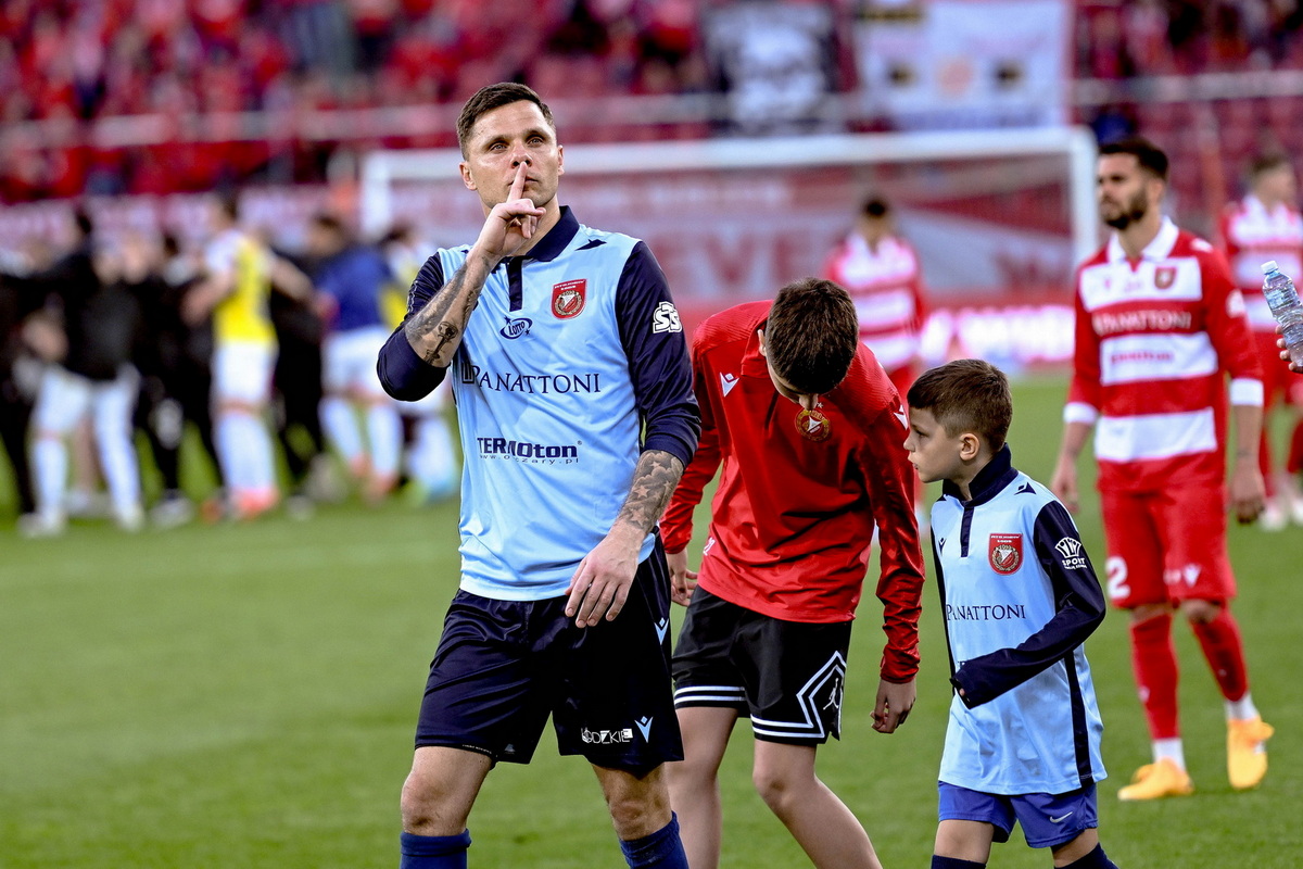 "Nie pozwolę obrażać". Gikiewicz stanął przed kamerą i się zaczęło