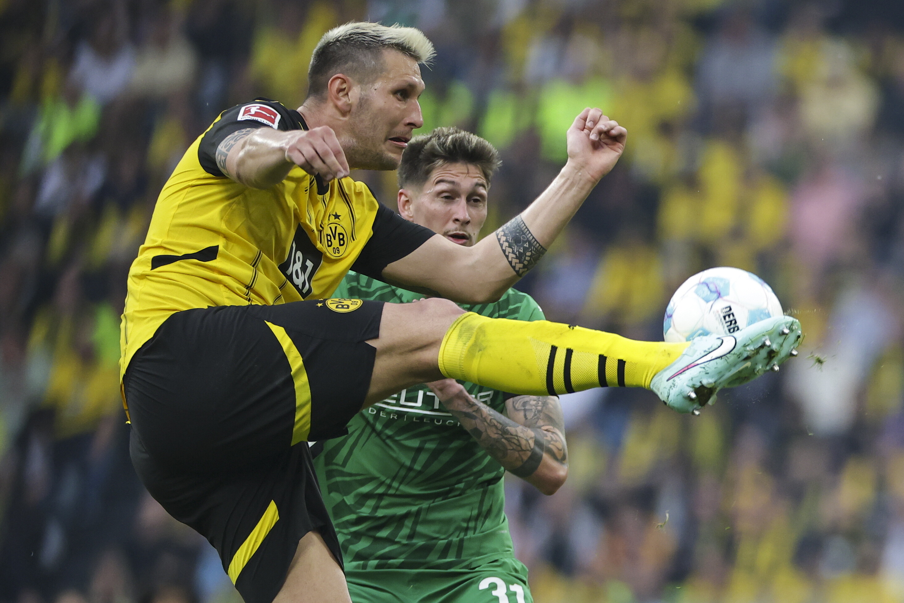 Trzy gole w dziesięć minut. Borussia Dortmund bliżej celu