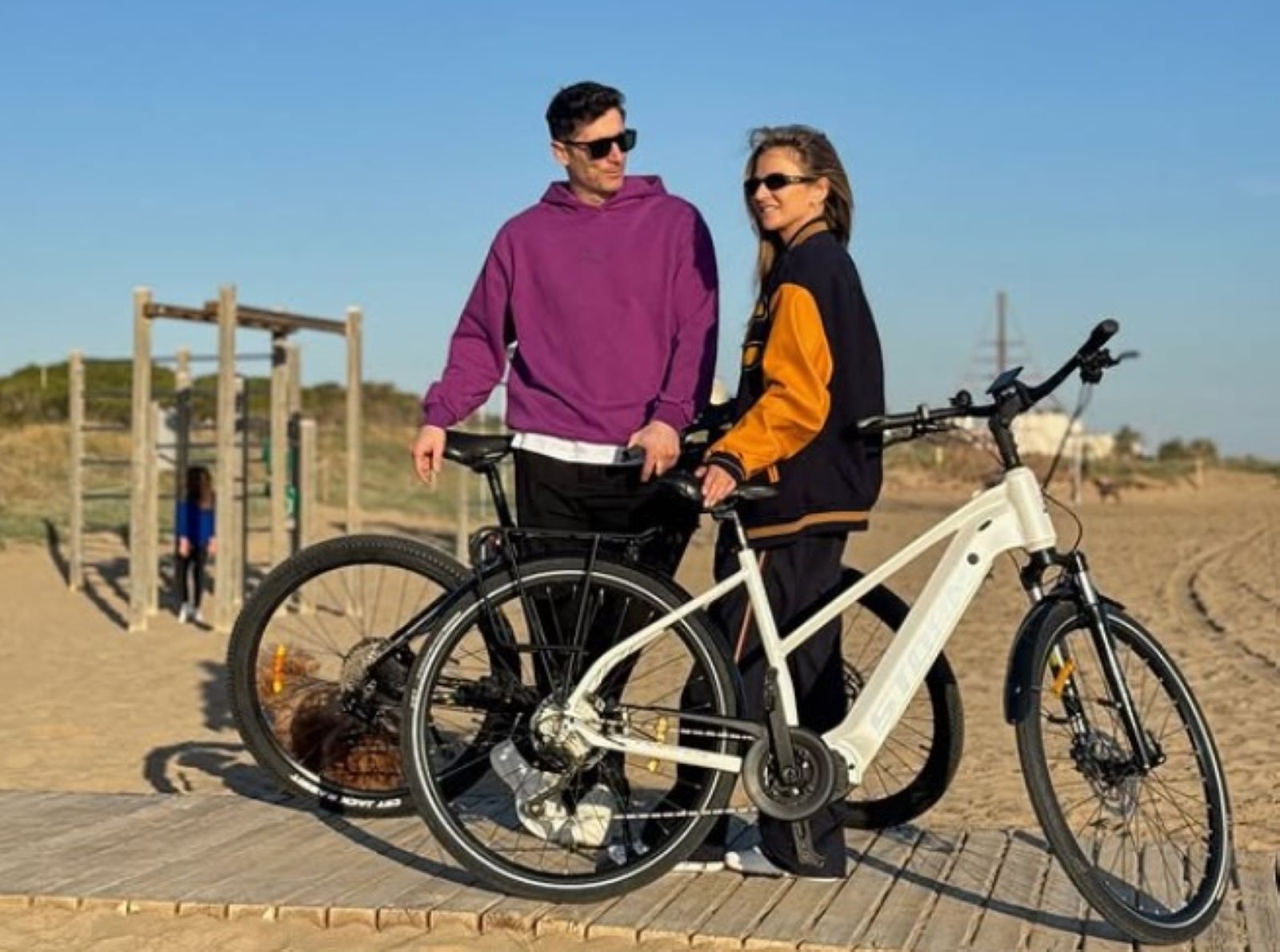 Lewandowscy w Barcelonie na dłużej? Wymowne słowa żony piłkarza