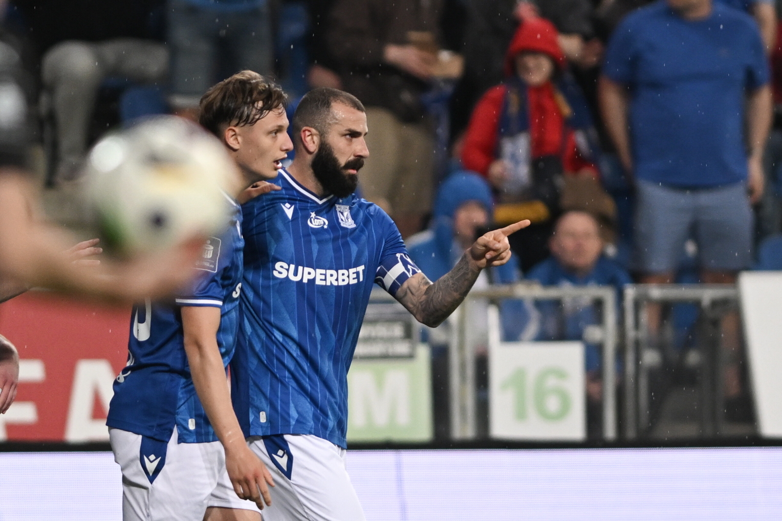 Lech Poznań wykorzystał okazję. Zobacz tabelę PKO Ekstraklasy