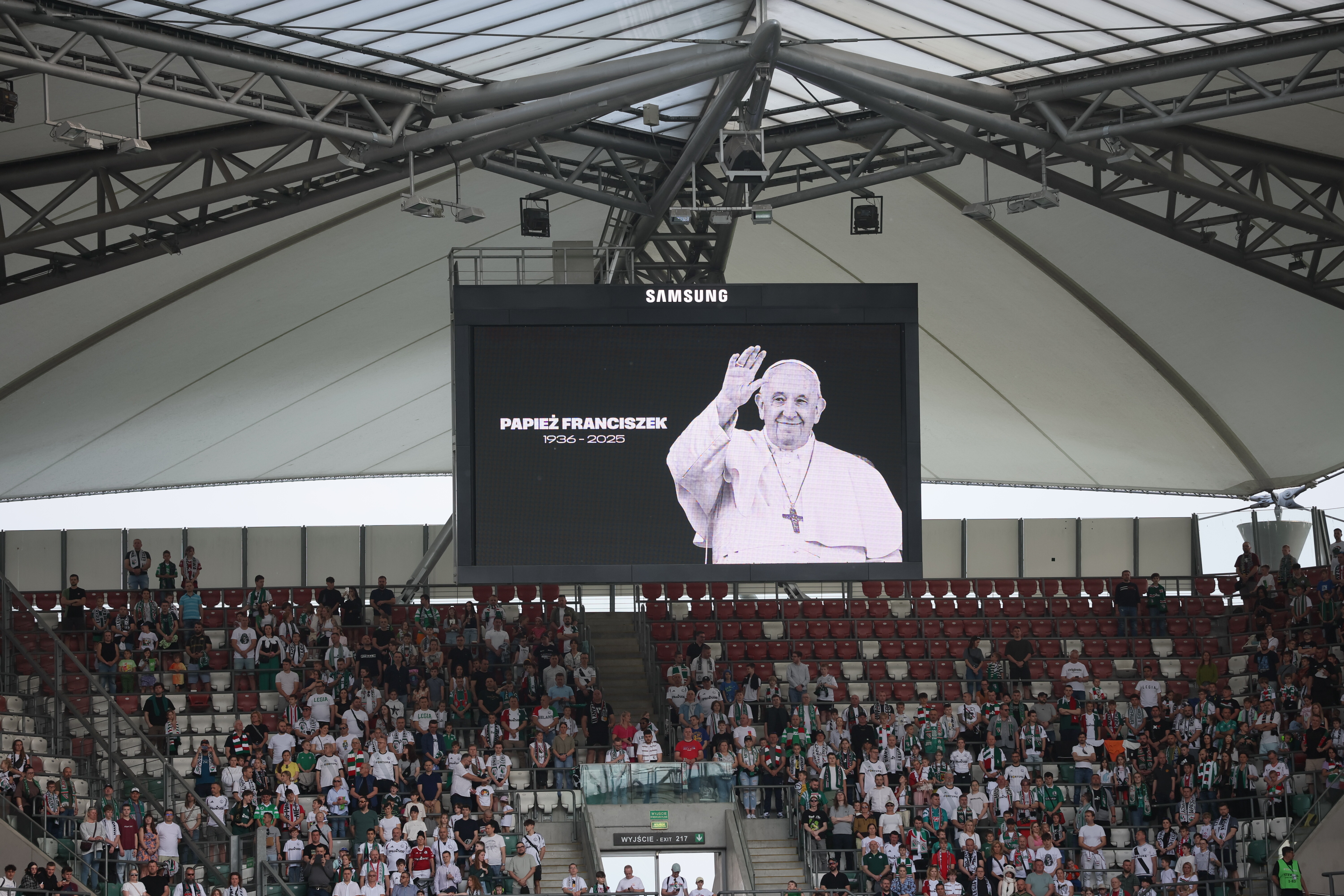 Prezydent wprowadził żałobę narodową. Jest decyzja Ekstraklasy