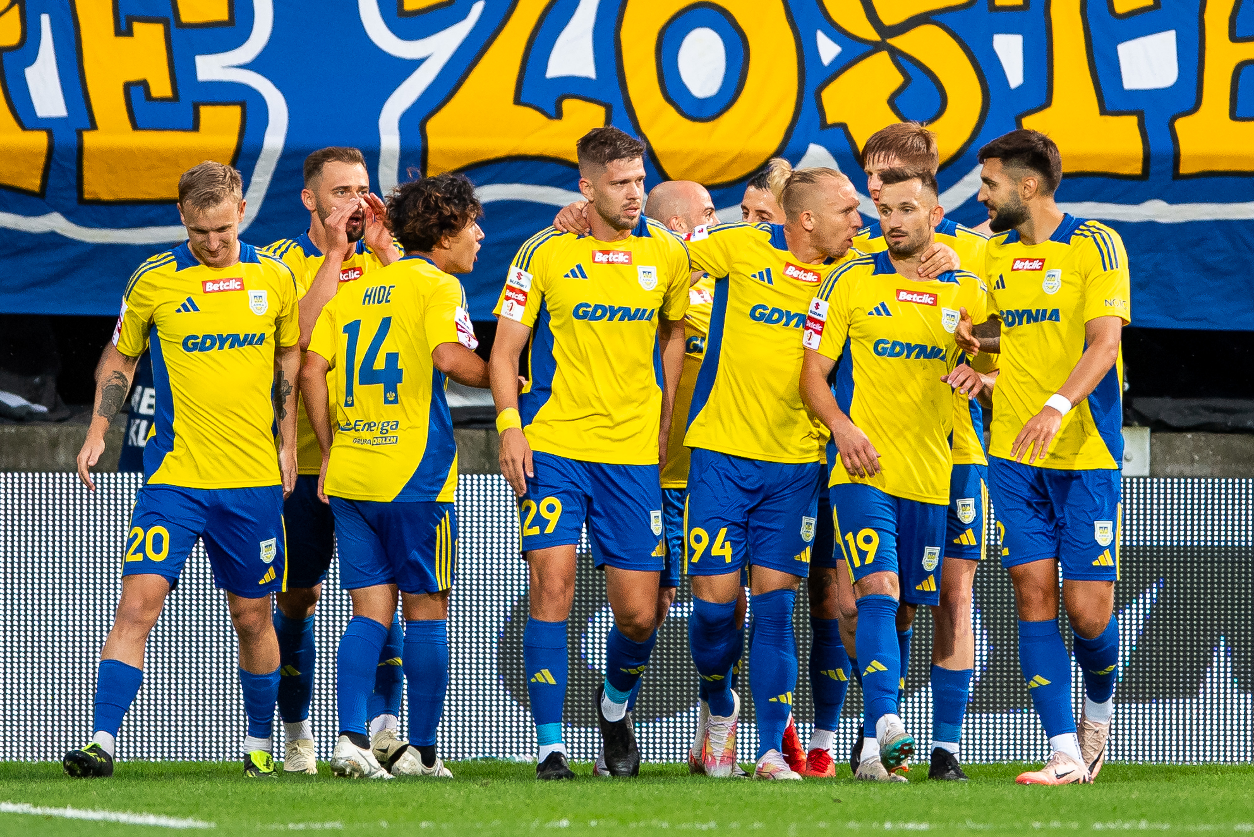 Arka nie czeka na koniec sezonu. Kluczowi piłkarze przedłużyli kontrakty