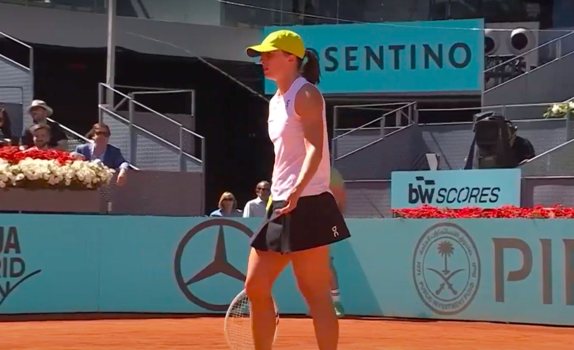 Aż rozłożyła ręce. Iga Świątek była bezradna