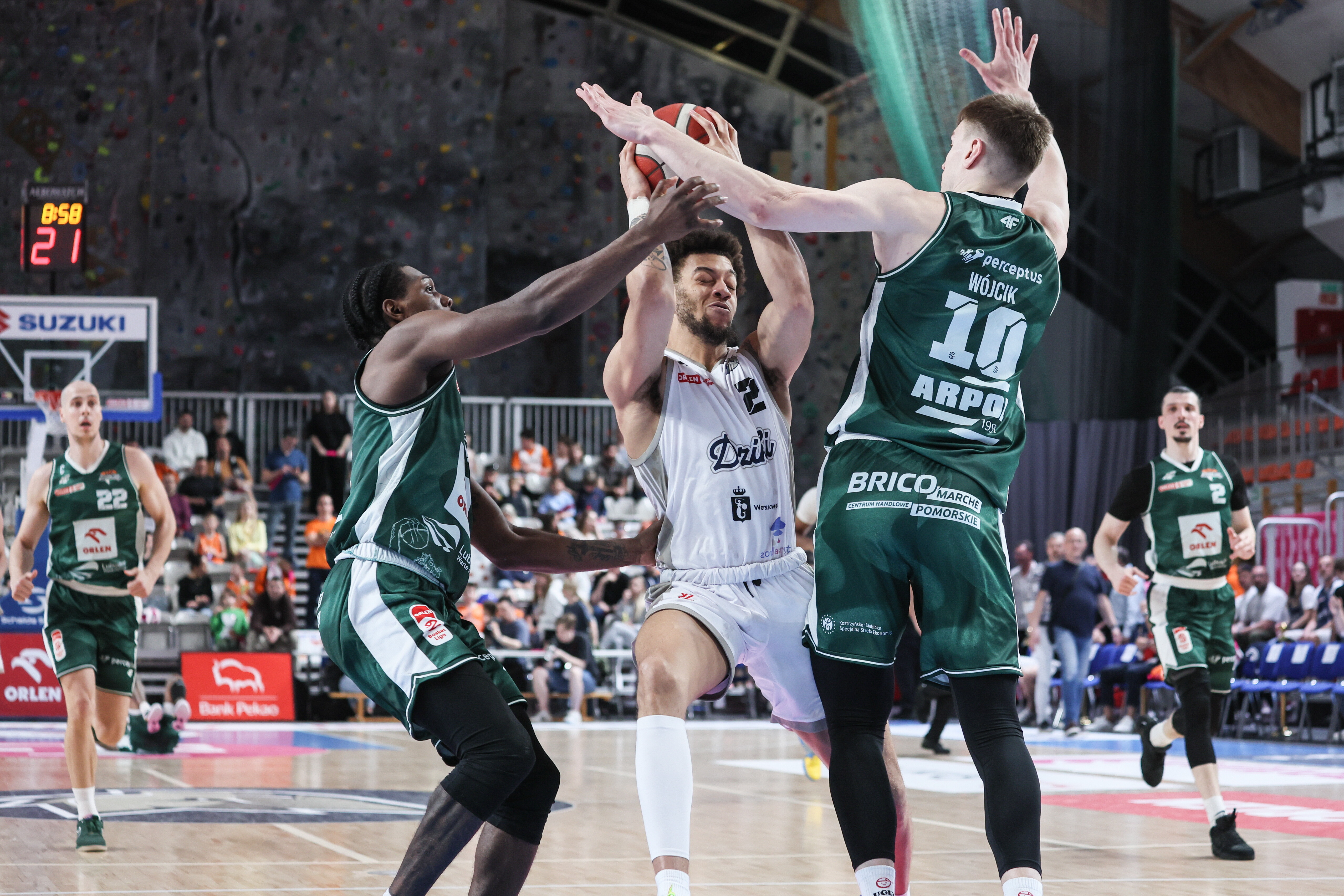 Decydująca dobitka. Niesamowita końcówka meczu w PLK