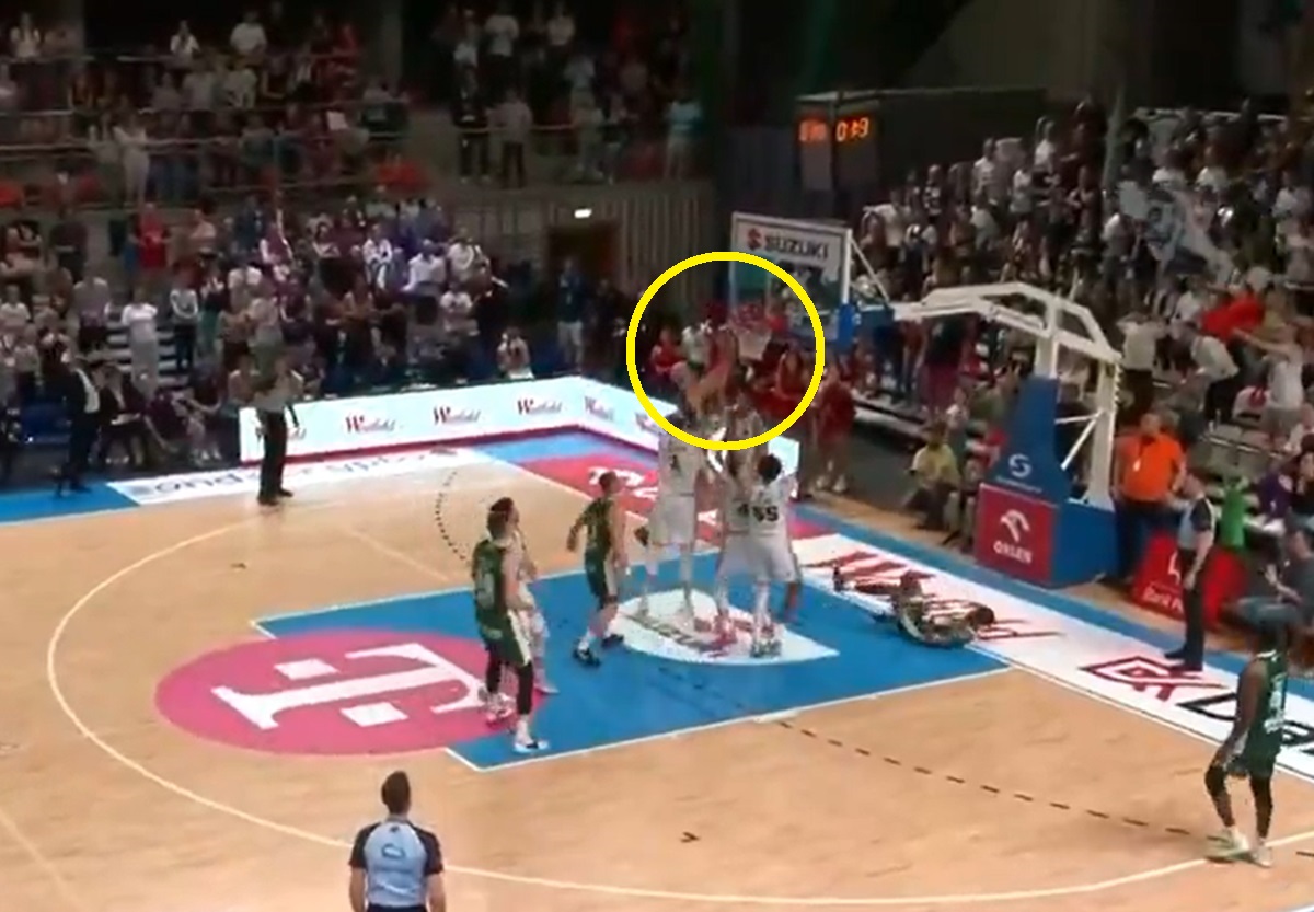 Tak został bohaterem. "Cios" na 0,2 sekundy przed końcem [WIDEO]