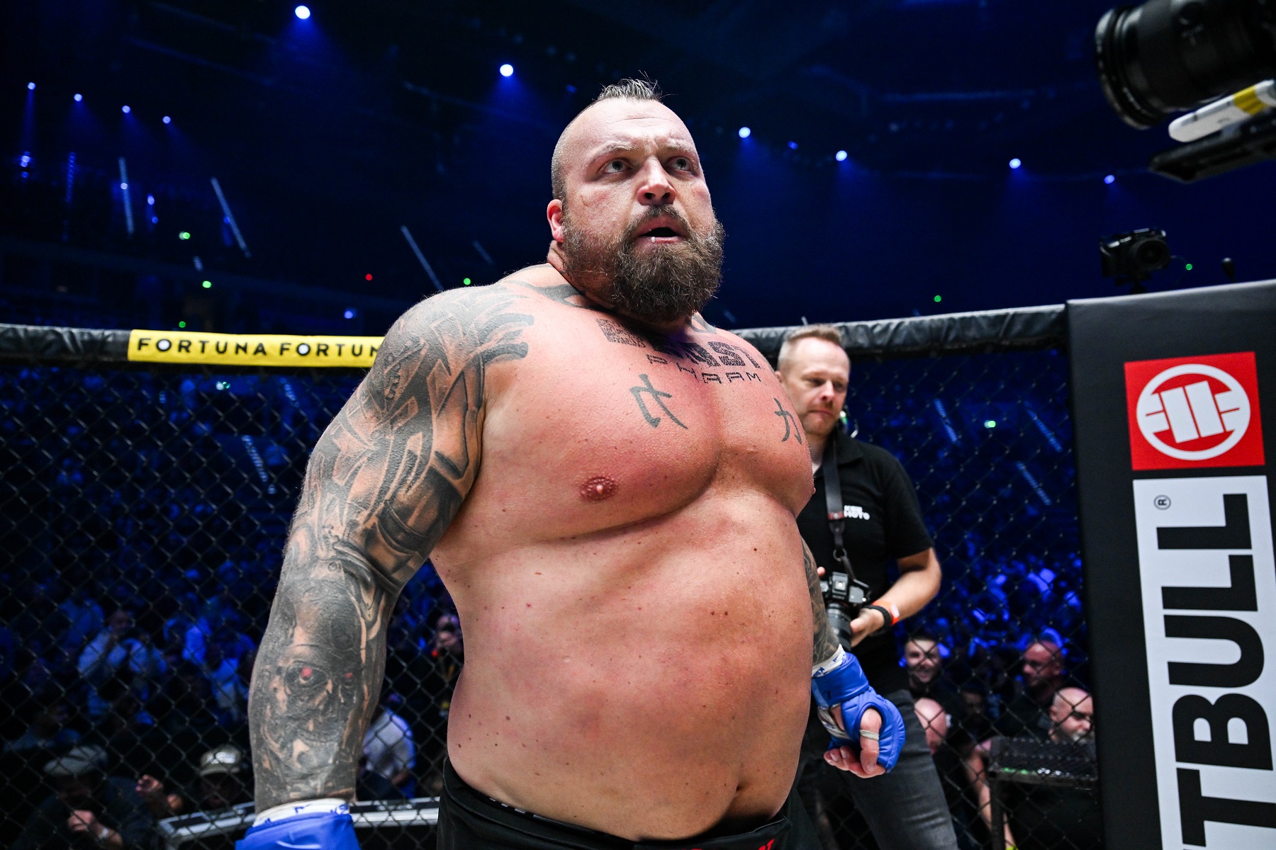 "To byłoby położenie życia na szali". Hall gotów na kolejne wyzwania w MMA
