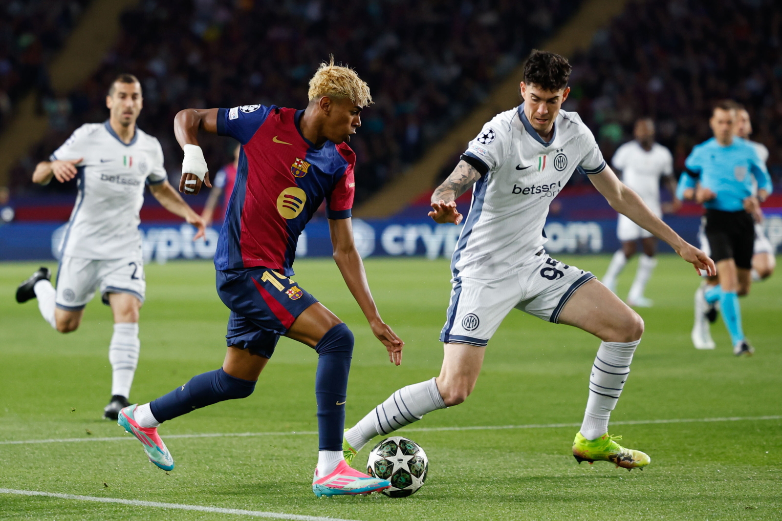 Tak światowe media skomentowały to, co stało się w Barcelonie