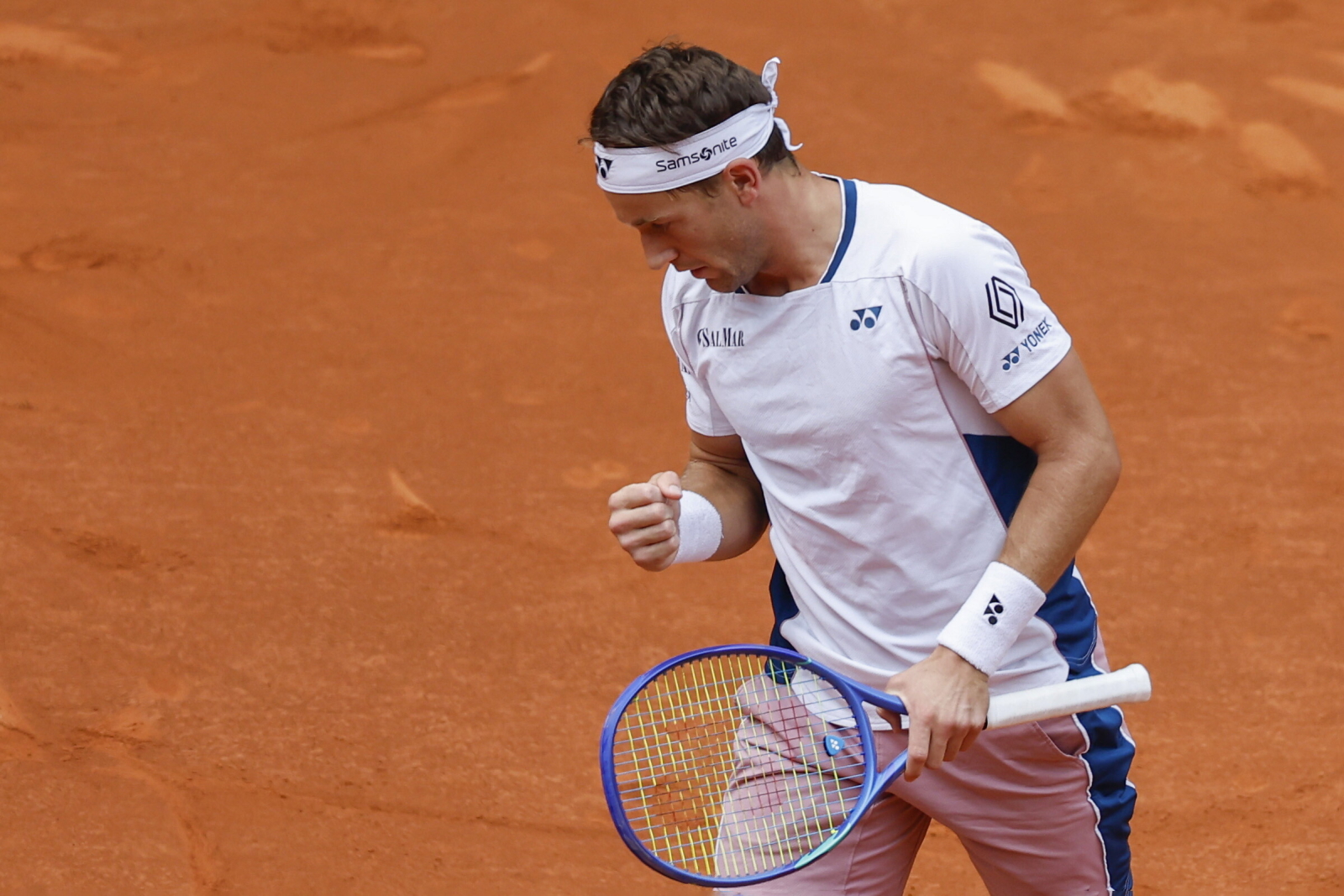 Zwycięstwo okupione cierpieniem. Casper Ruud w finale