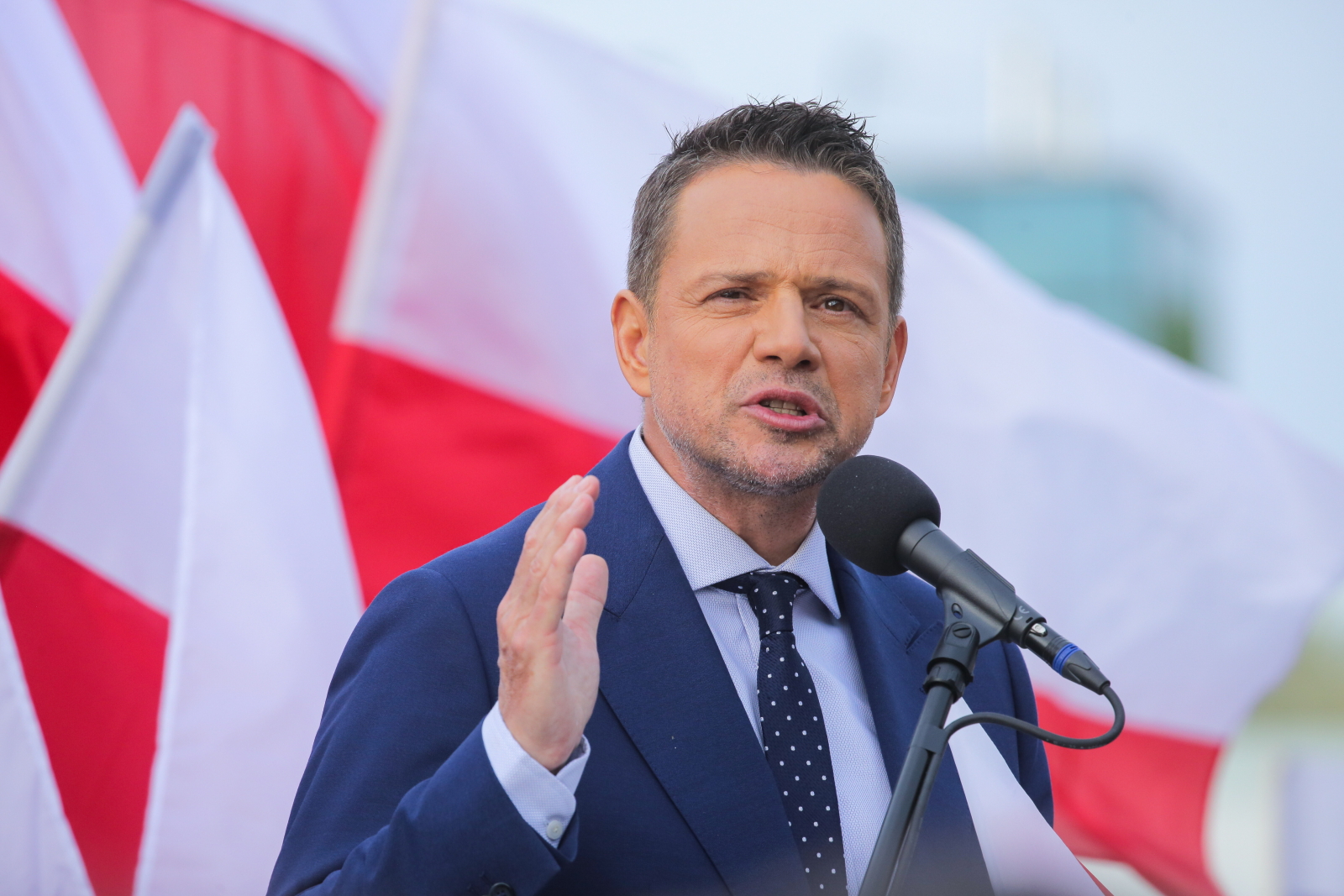 Kibice uderzają w Trzaskowskiego. Prokuratura reaguje