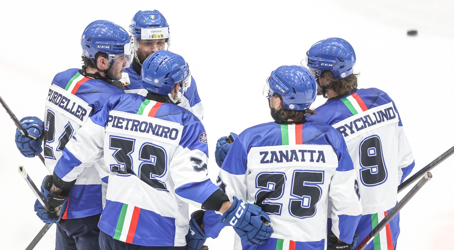 Demolka na MŚ! Jako pierwsi wywalczyli awans do elity