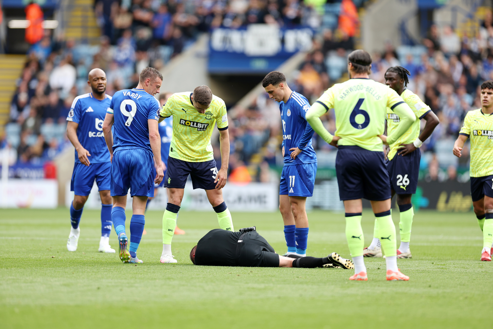 Mecz przerwany na 12 minut. Koszmarny debiut sędziego