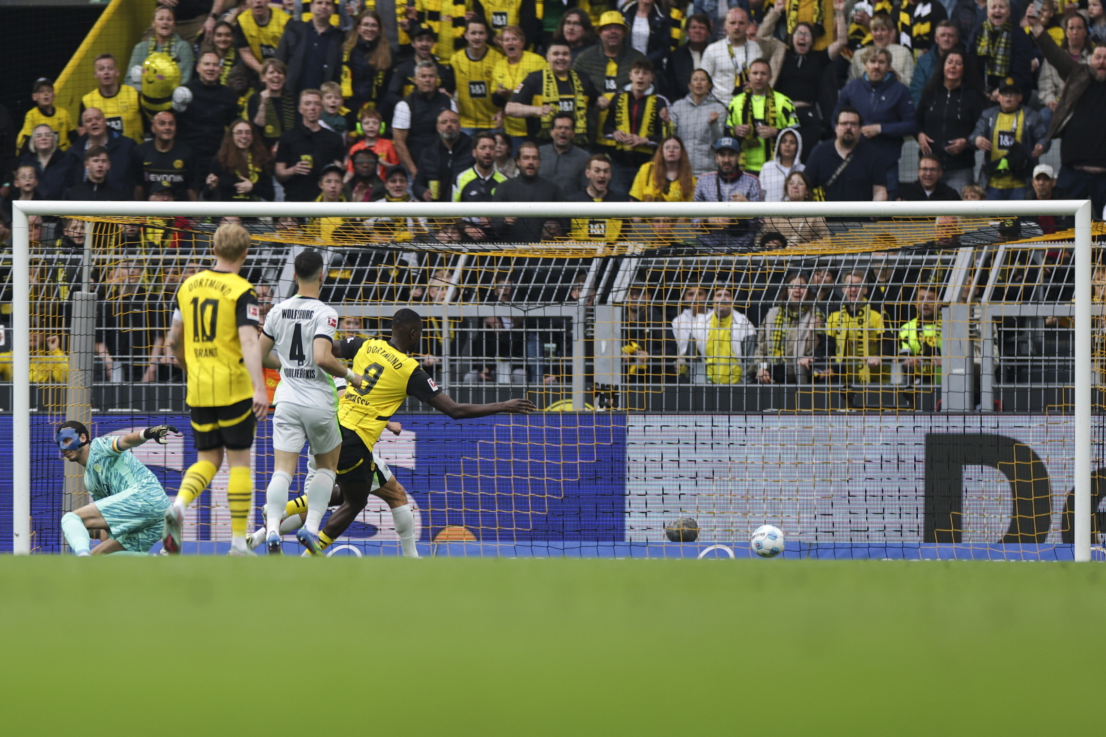 Grabara się nie popisał. Snajper Borussii był bezlitosny