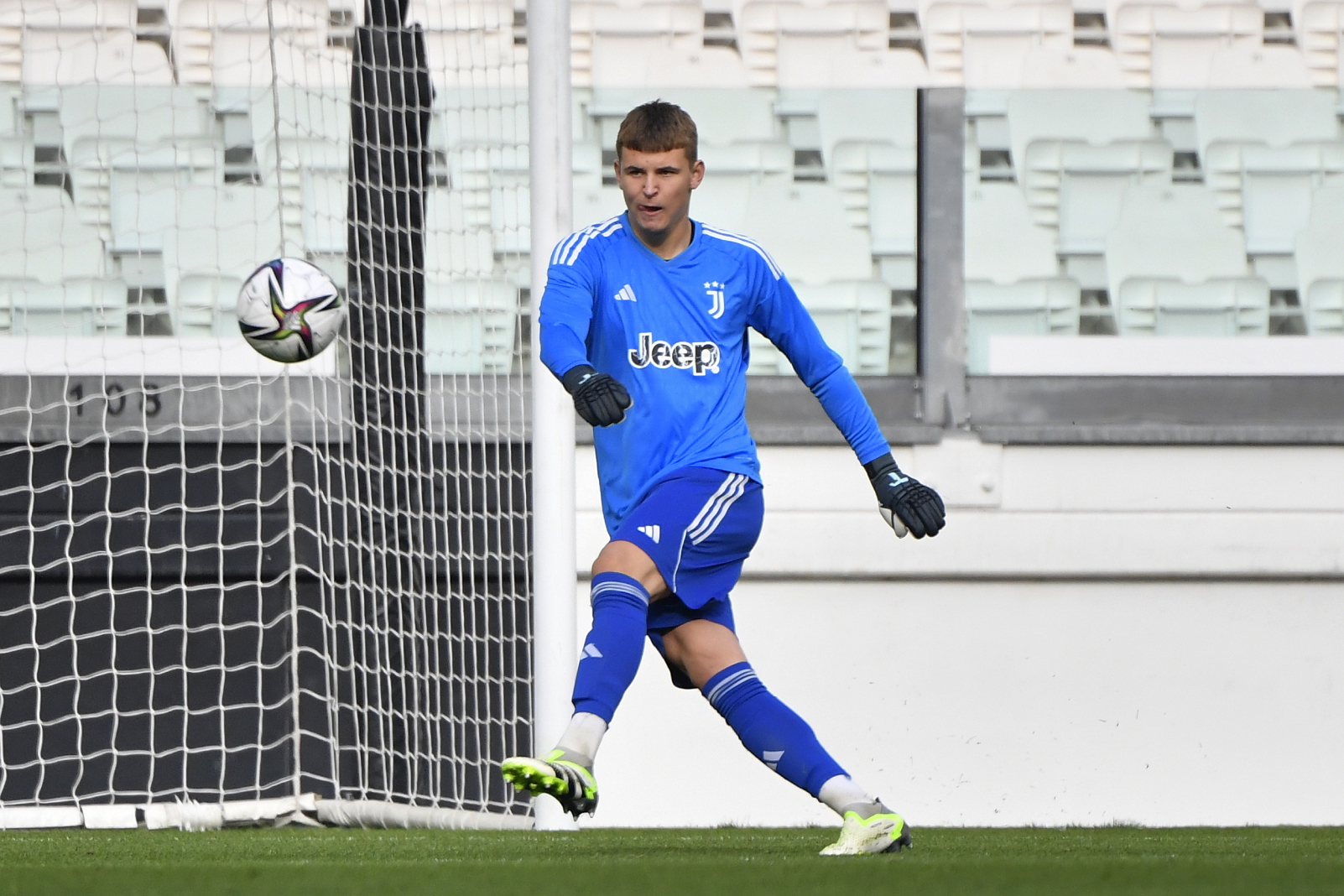 Media: Polak ma oferty z Juventusu i Sevilli. Stanie przed dylematem