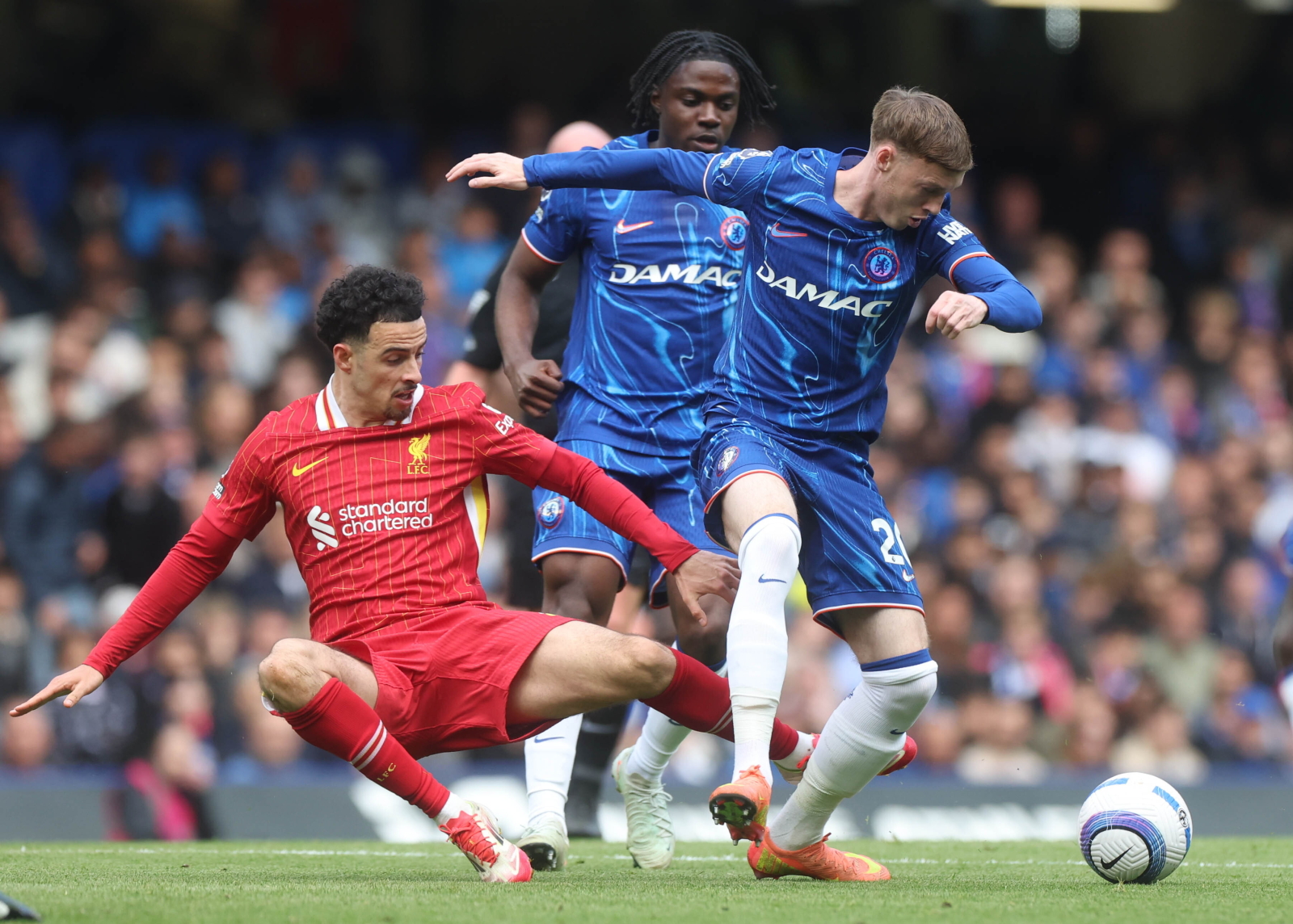 Mistrz Anglii na kolanach. Chelsea nie hamuje