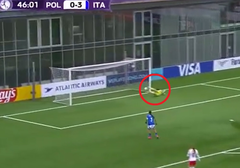 Ogromny pech bramkarki. Tak padł pierwszy gol Polek na Euro [WIDEO]
