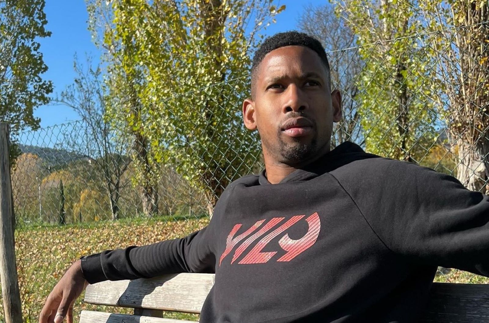 "Mówią, iż jestem obrzydliwie bogaty". Ujawniono zarobki Leona